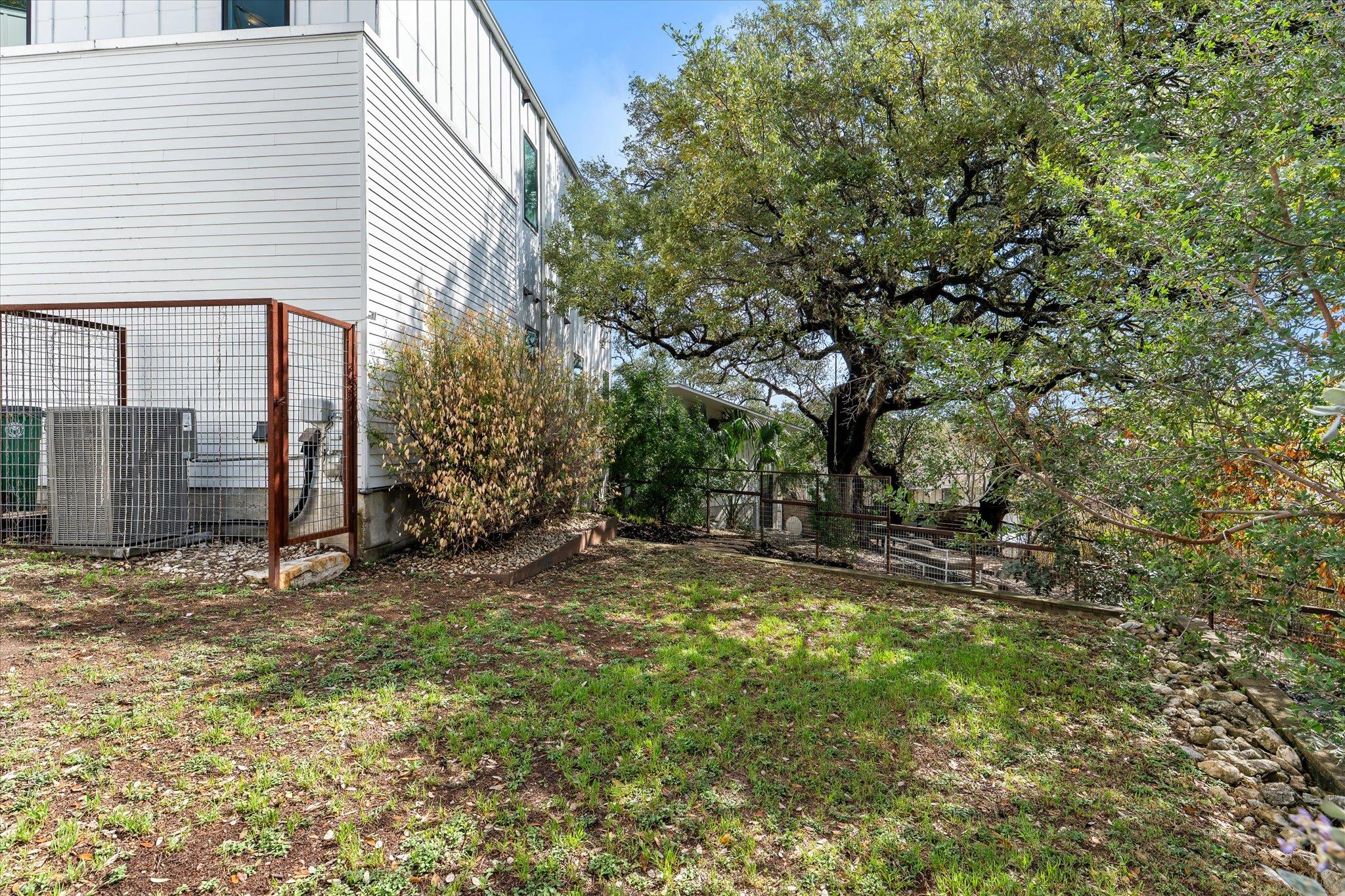 1204 Woodland Ave # B, Austin, TX 78704