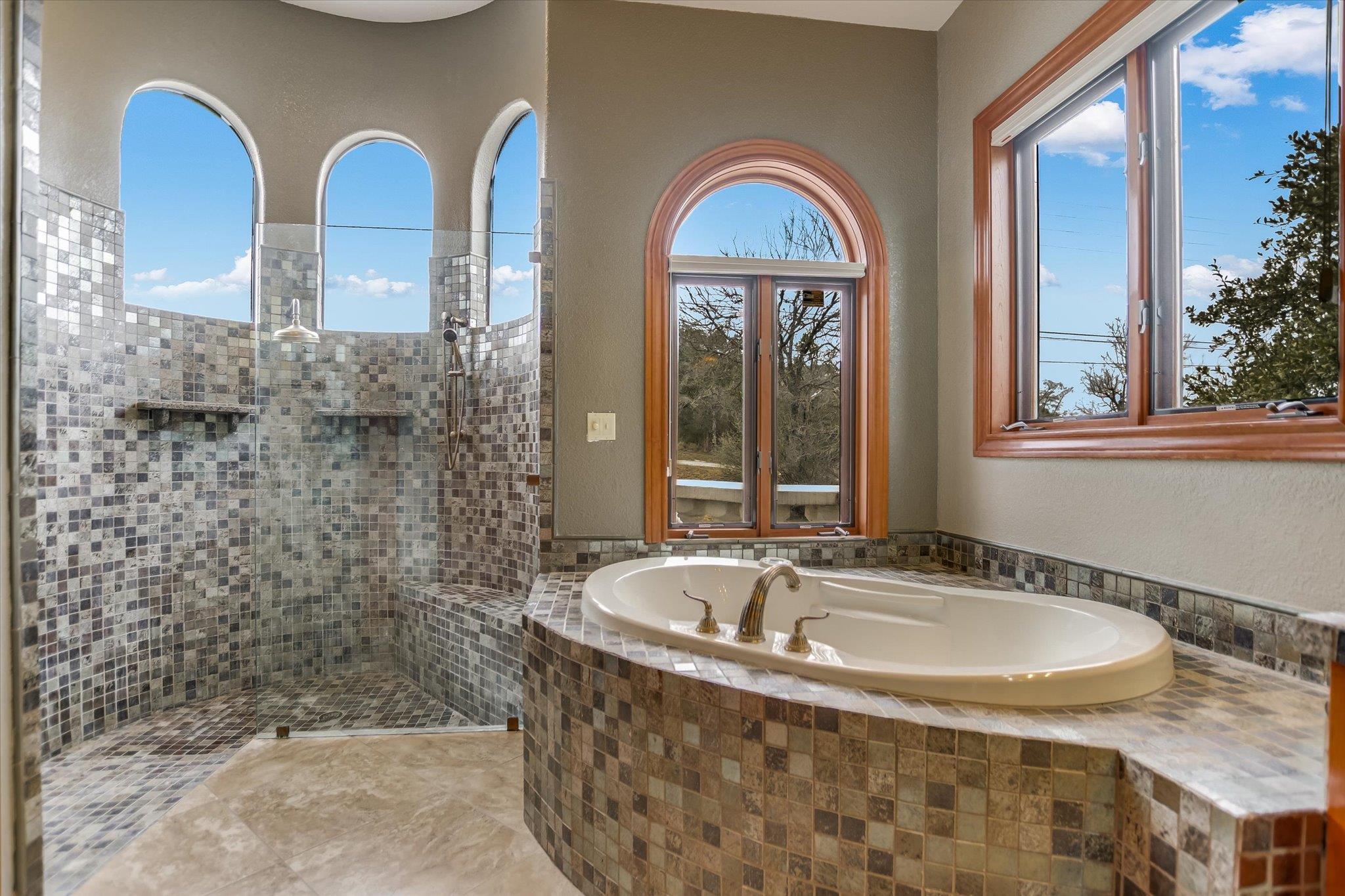 301 Circle Dr, Horseshoe Bay, TX 78657