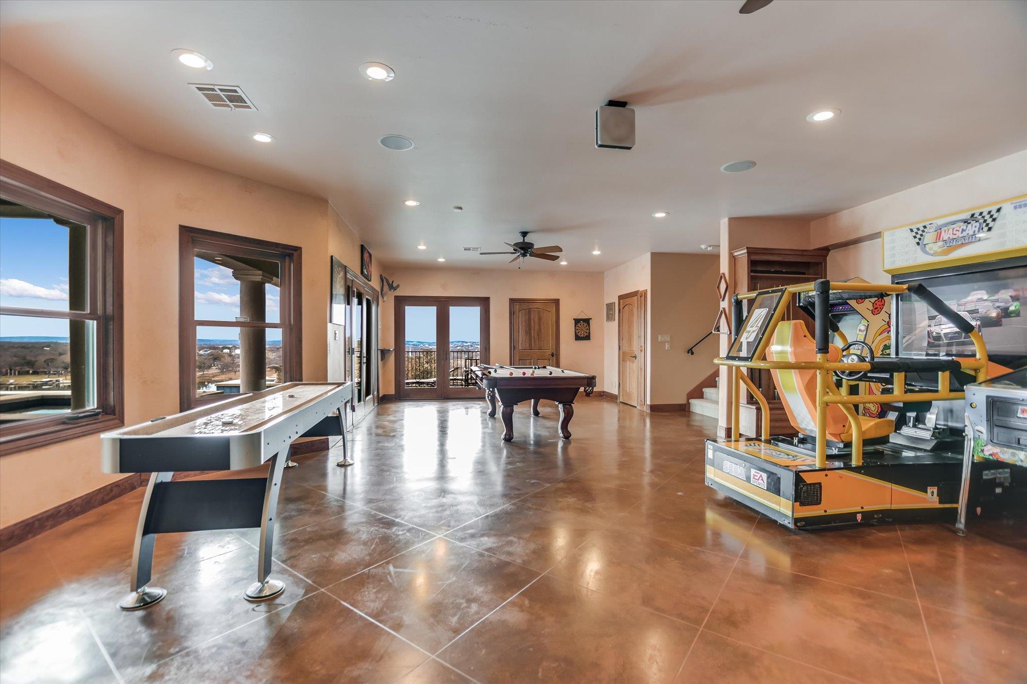 301 Circle Dr, Horseshoe Bay, TX 78657