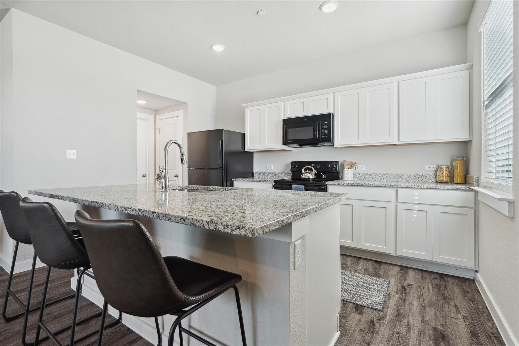 705 Horseshoe Dr # 1702, Leander, TX 78641