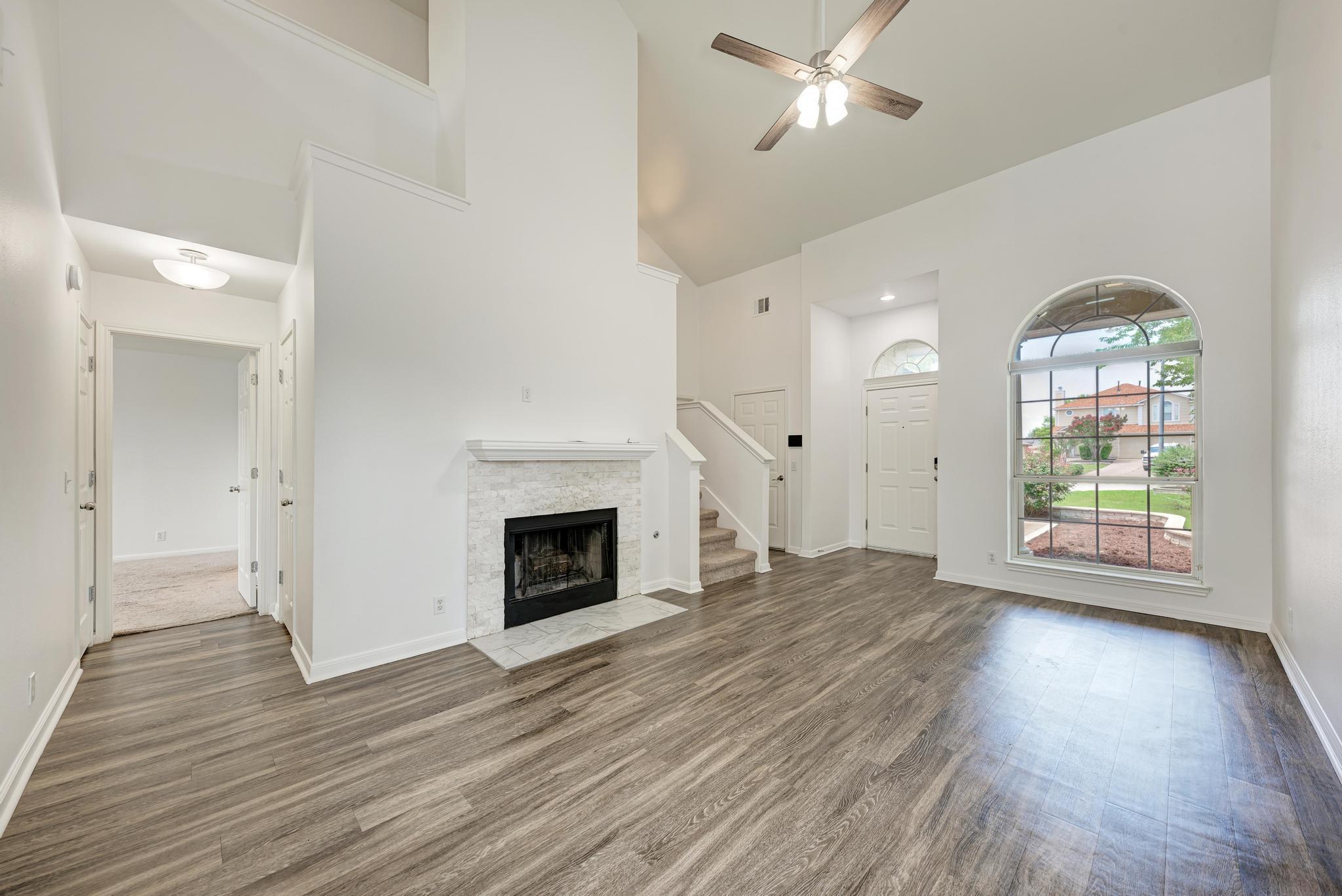 216 Cassandra Dr, Hutto, TX 78634