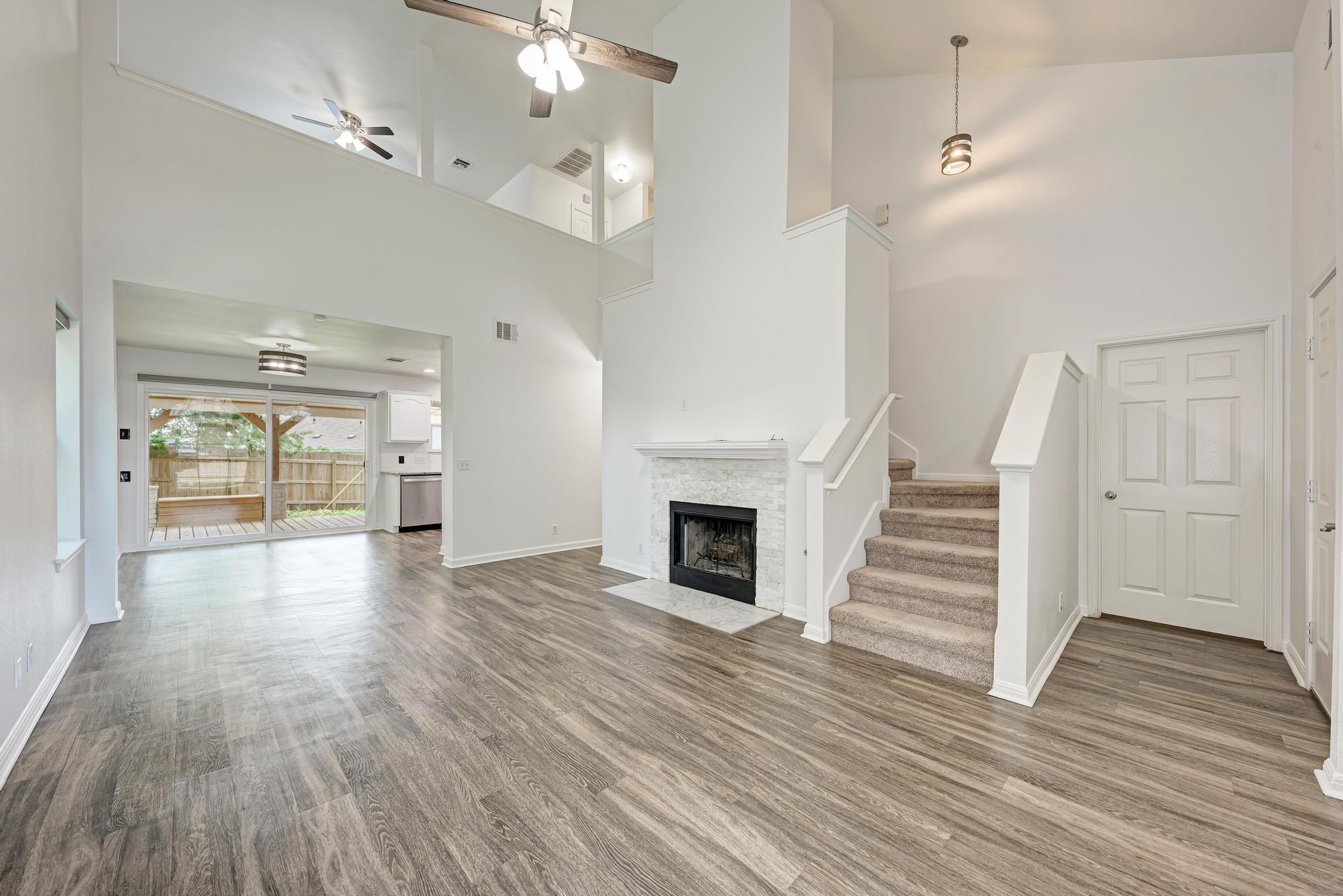 216 Cassandra Dr, Hutto, TX 78634