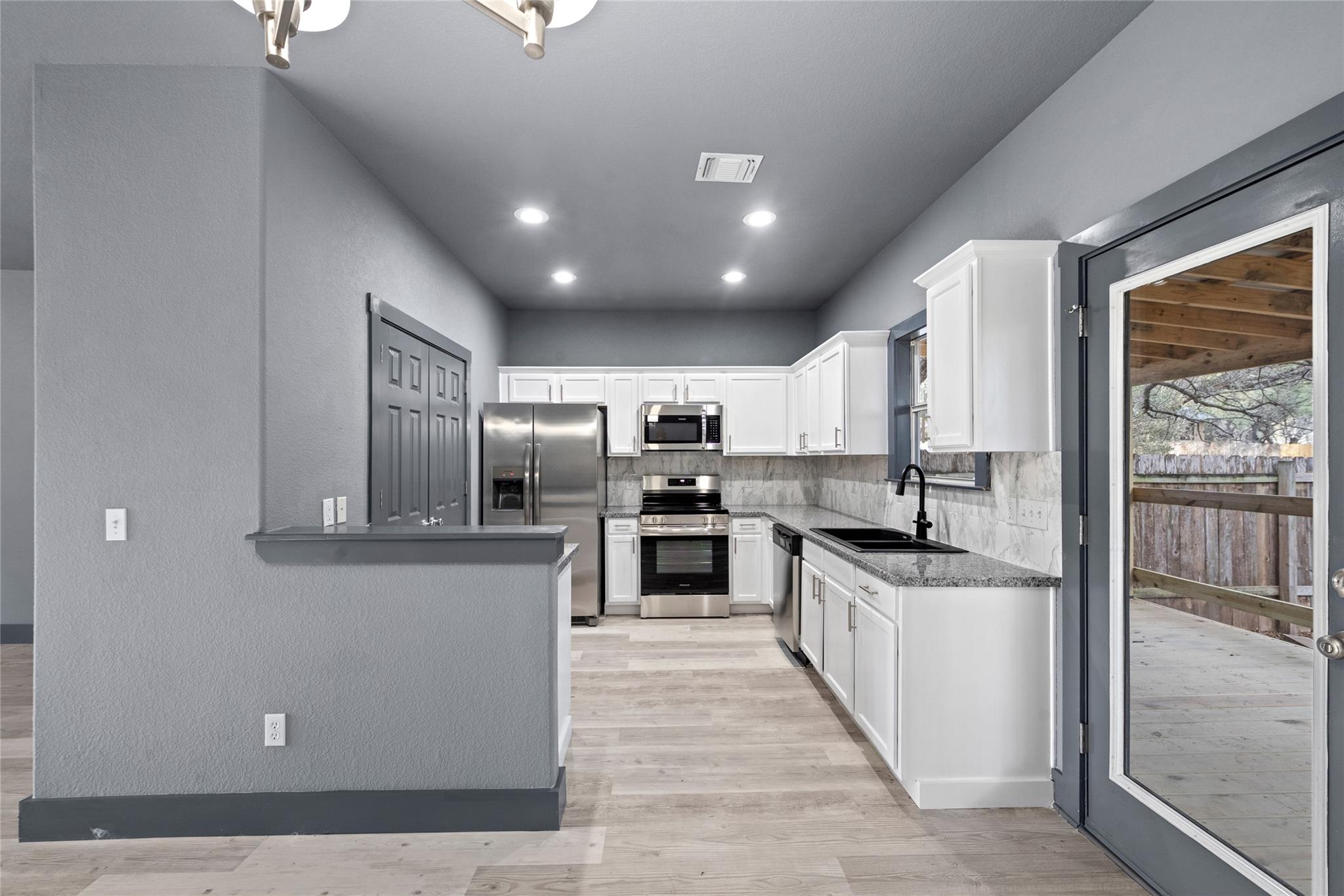 38 Deer Ridge Rd, Wimberley, TX 78676