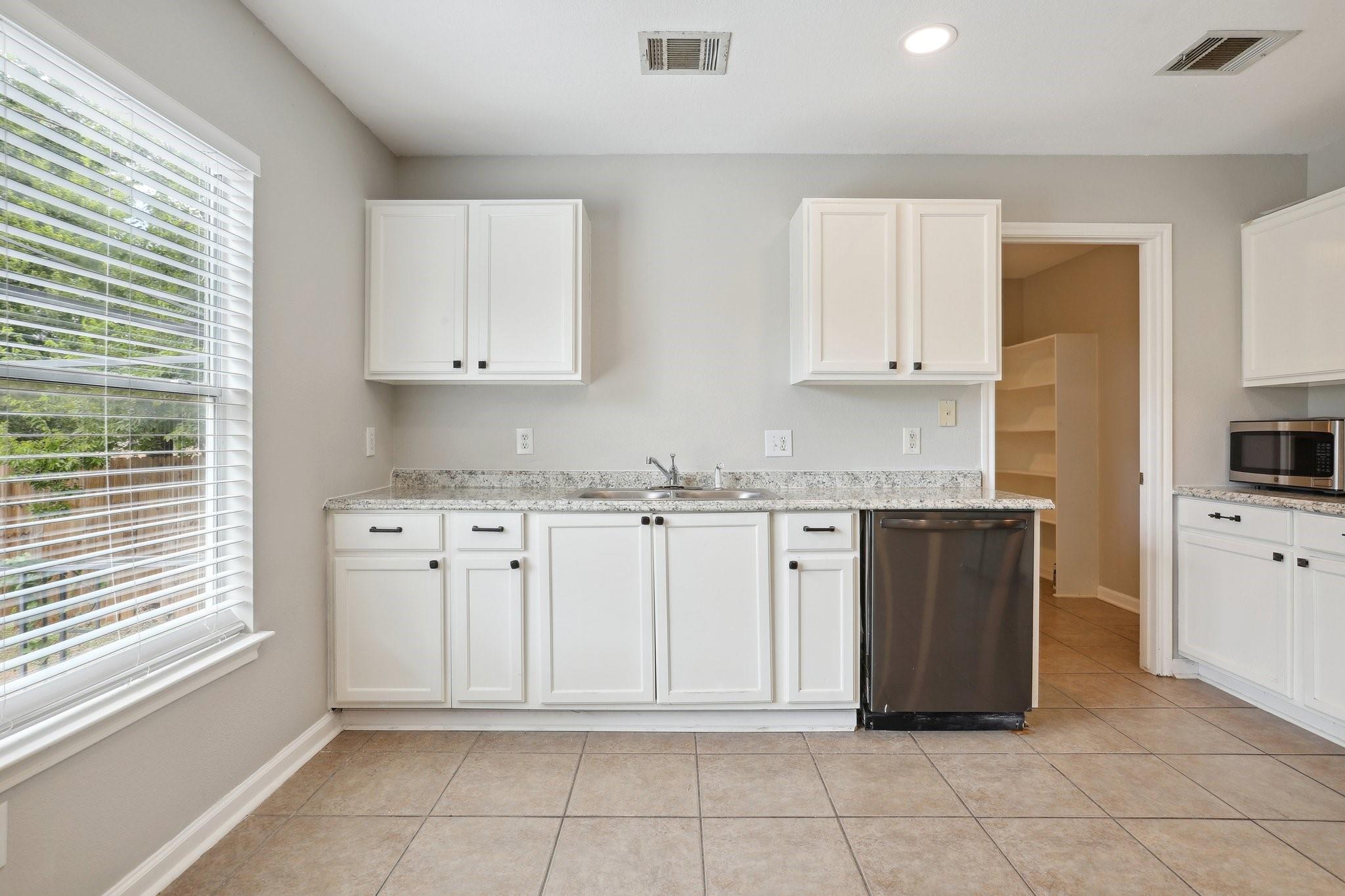 1517 Alazan Cv, Round Rock, TX 78664