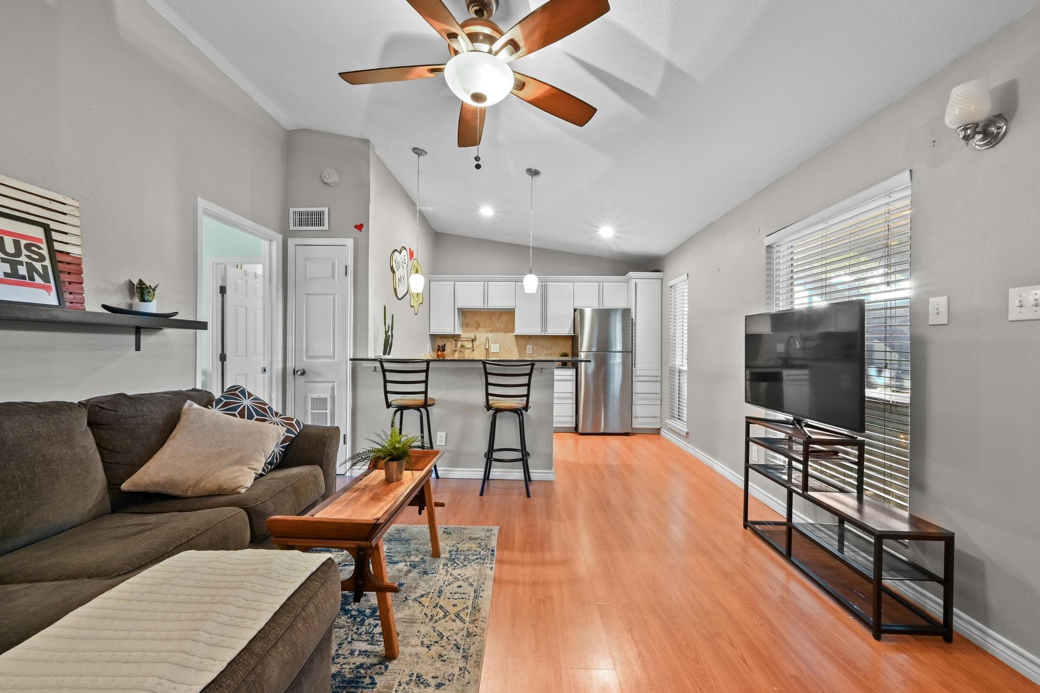 2021 Bluebonnet Ln # 203, Austin, TX 78704