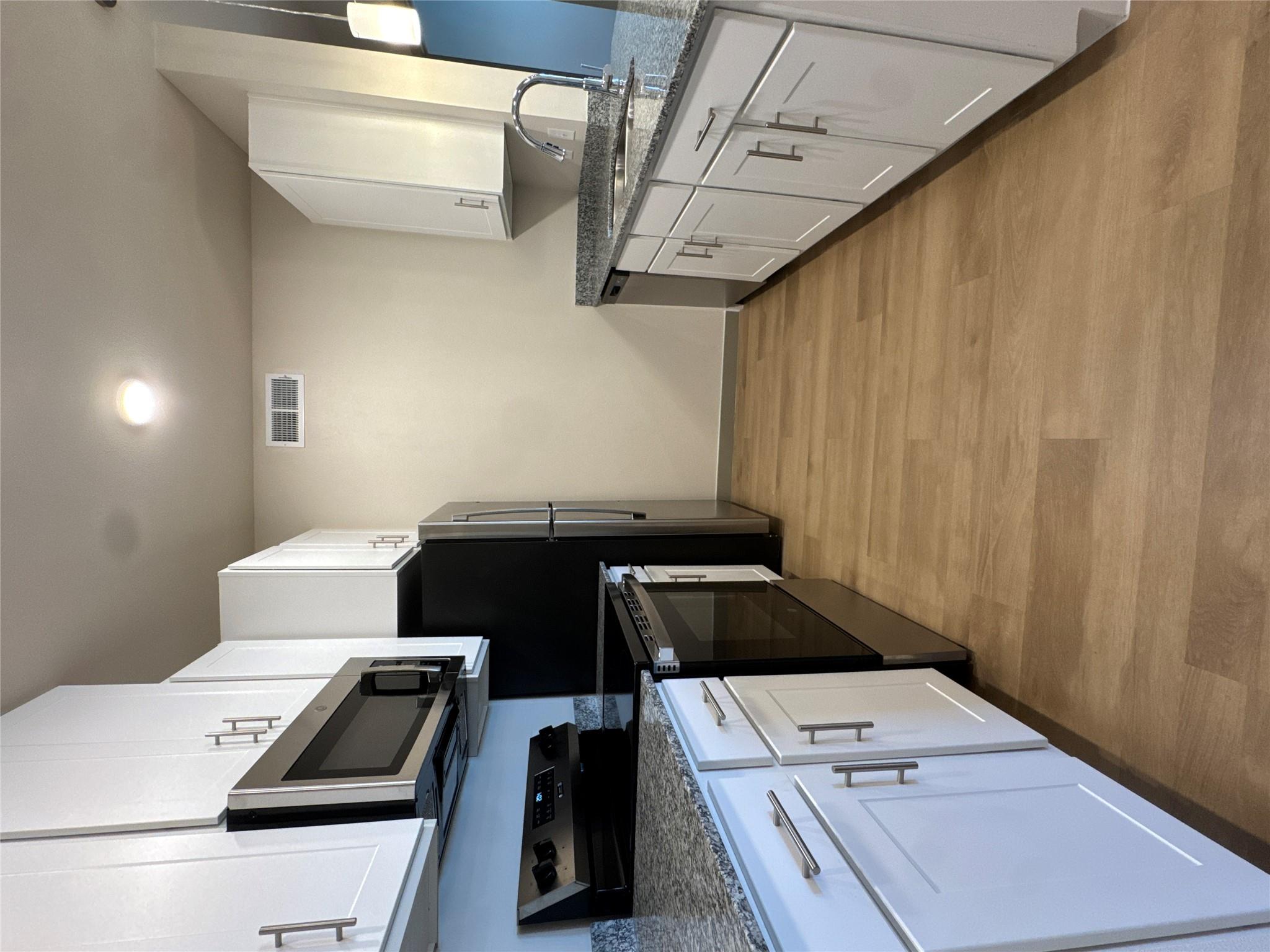 691 Union Chapel Rd # B1, Cedar Creek, TX 78612