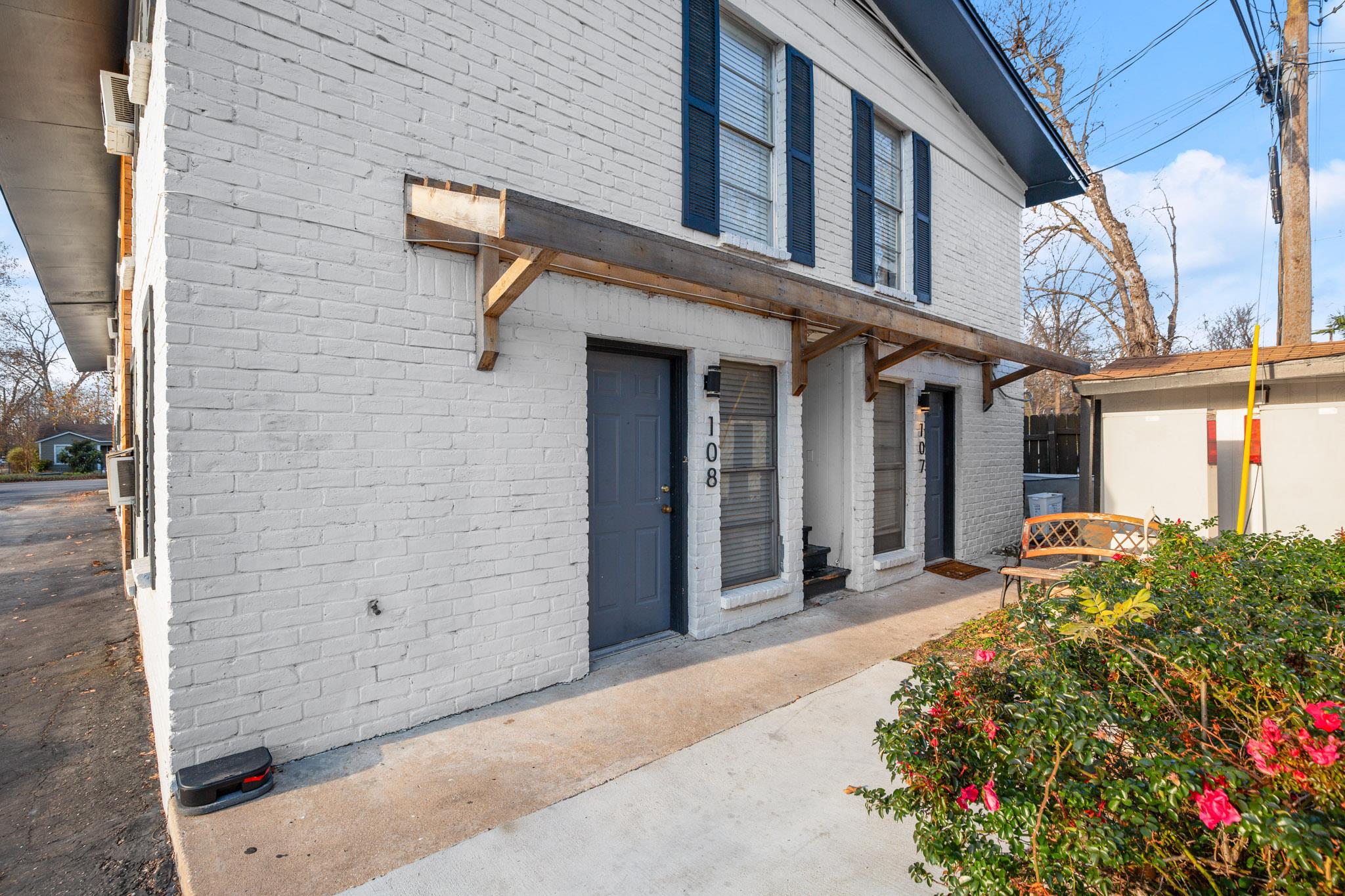 5300 Guadalupe St # 108, Austin, TX 78751