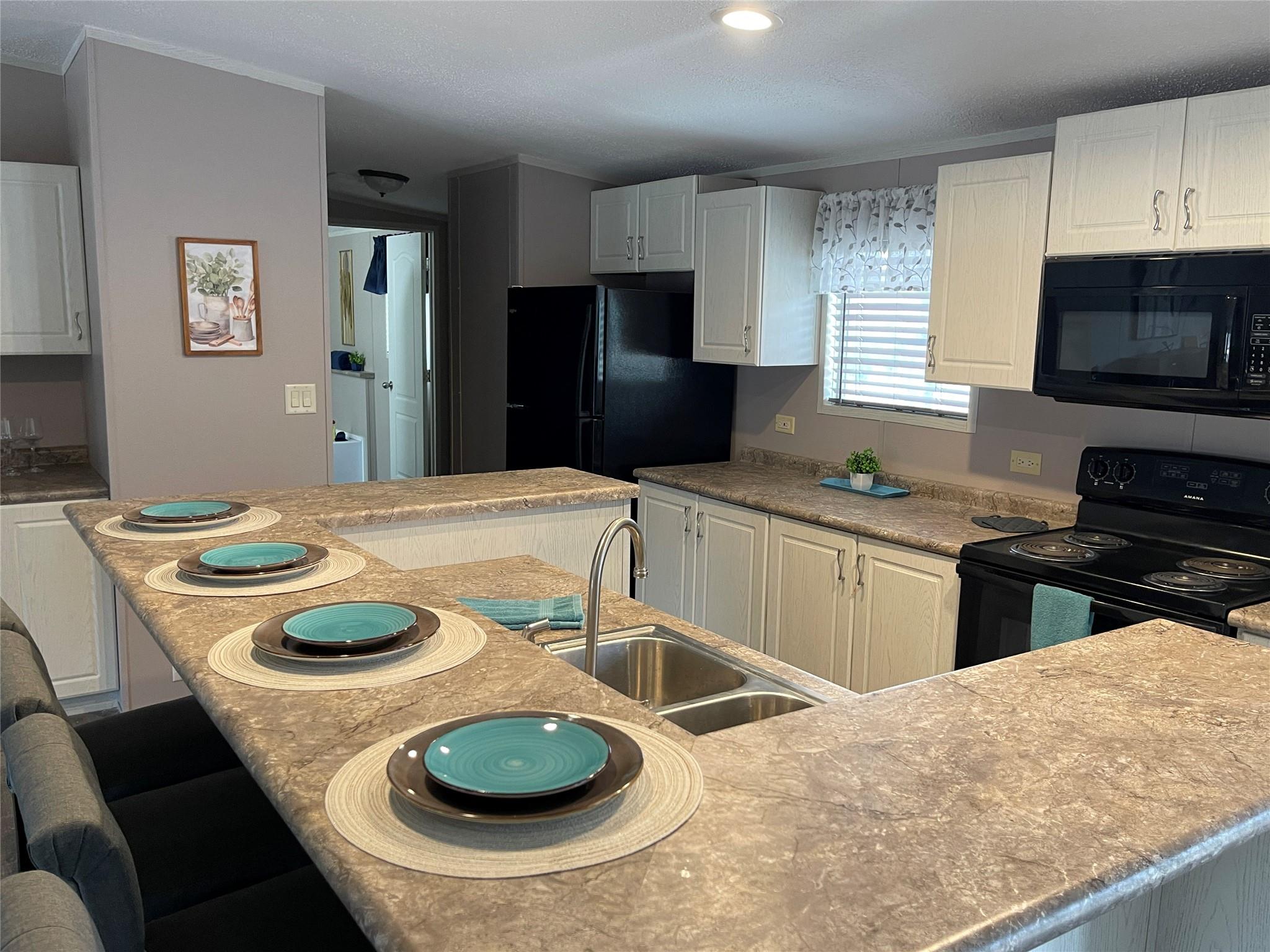 1740 Sandy Creek Rd, Red Rock, TX 78616