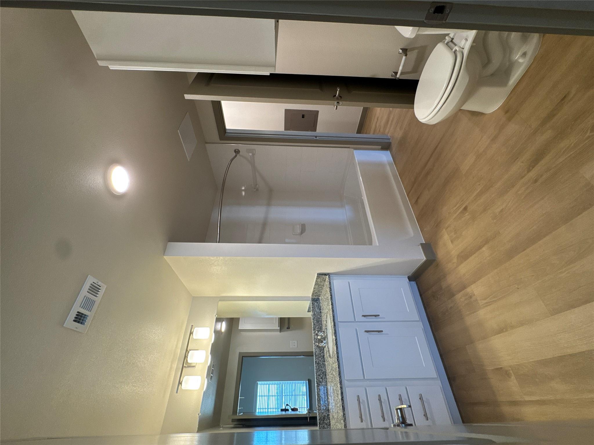 691 Union Chapel Rd # B2, Cedar Creek, TX 78612