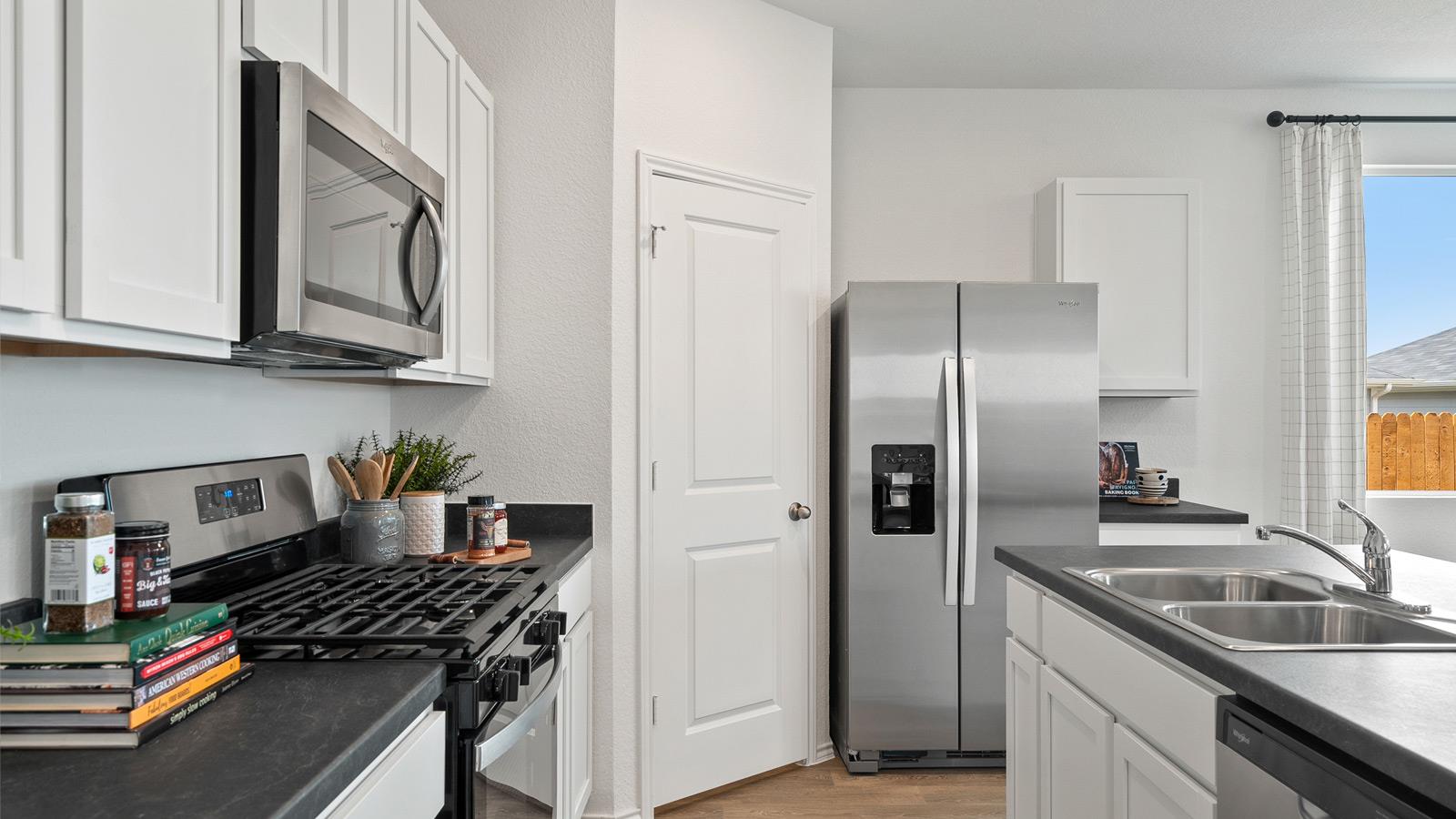 300 PUERTO PLATA Ave, Bastrop, TX 78602