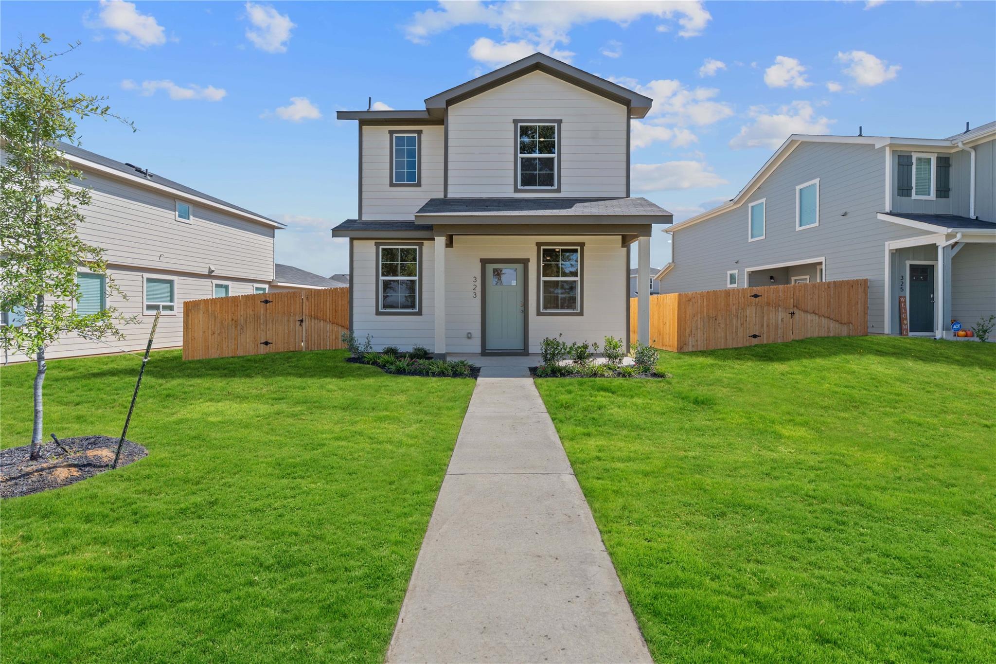 210 CONSTANZA Trl, Bastrop, TX 78602