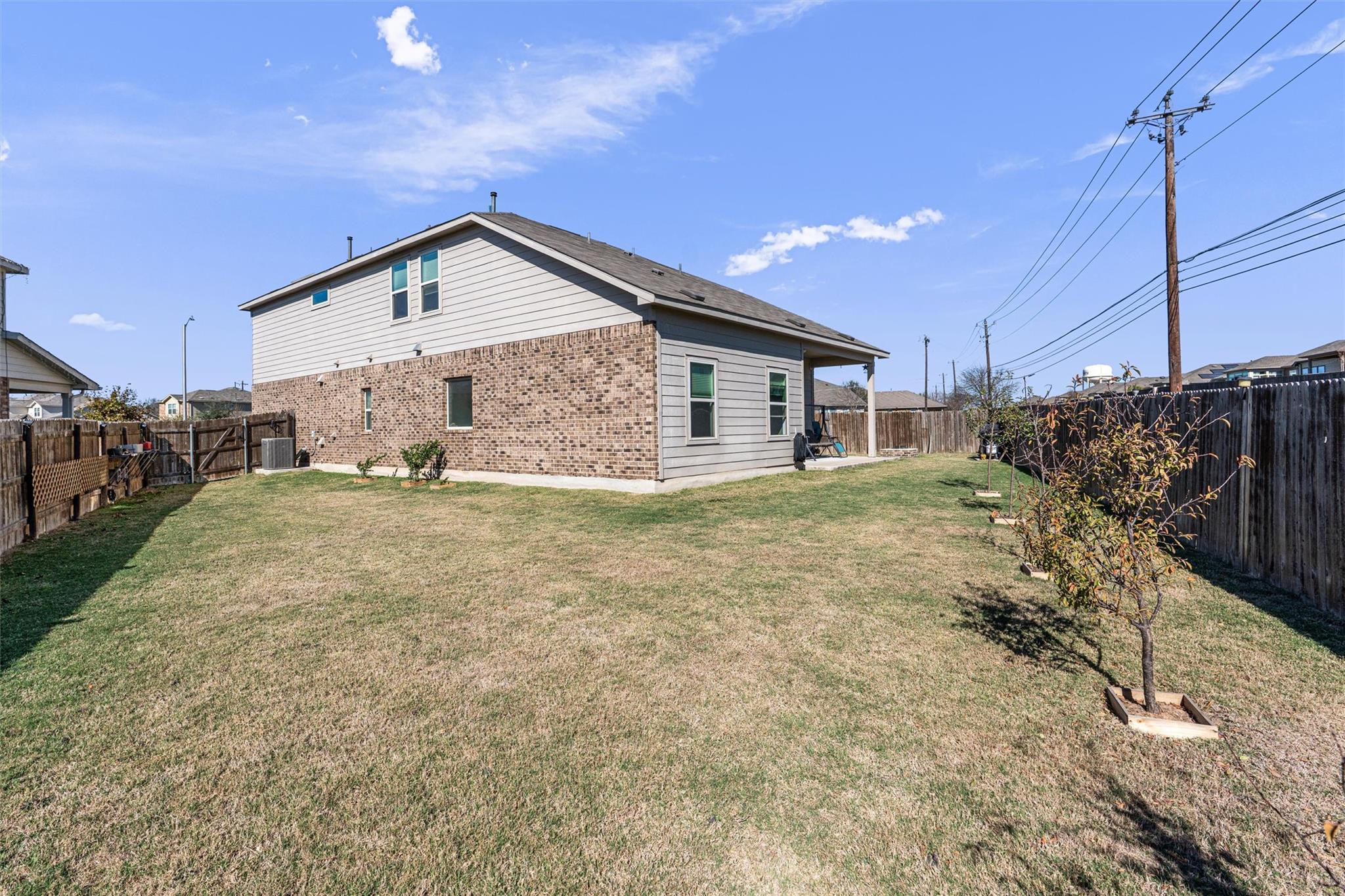 327 Andesite Trl, Buda, TX 78610