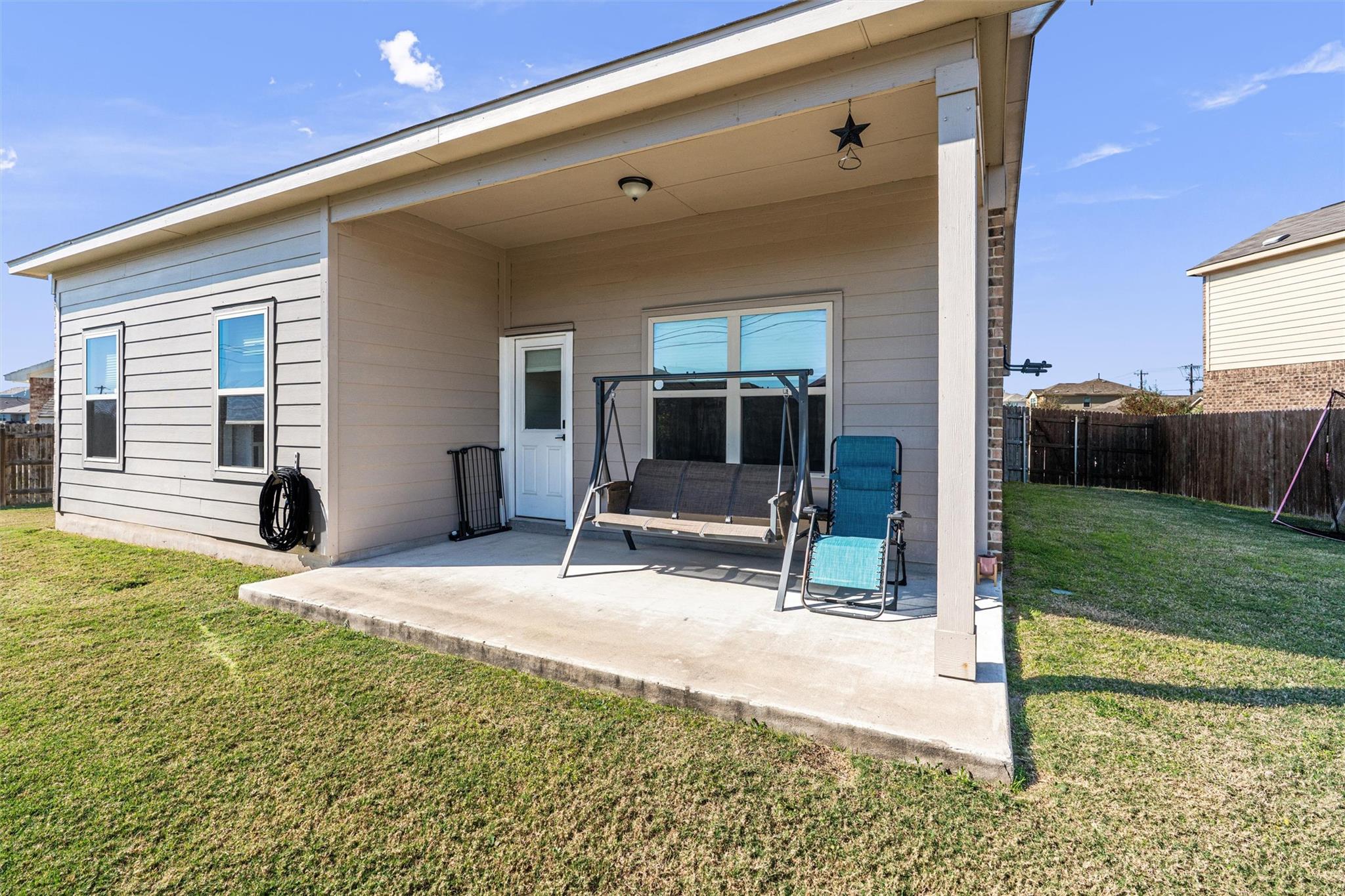 327 Andesite Trl, Buda, TX 78610