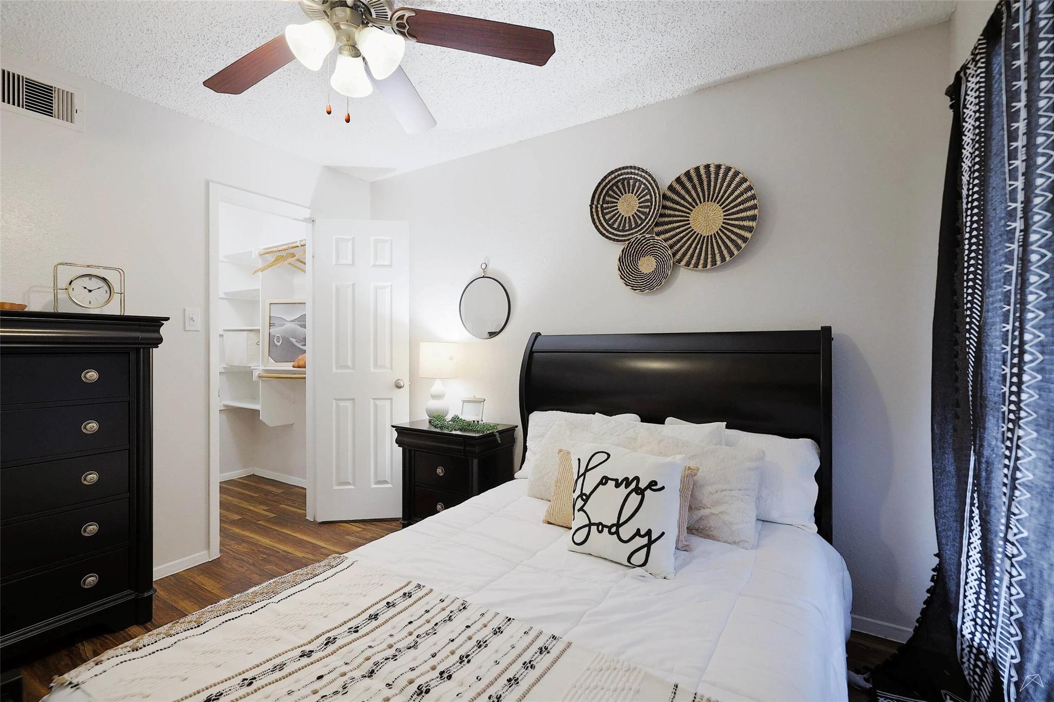 6808 S I-35 Frontage Rd # 144, Austin, TX 78745