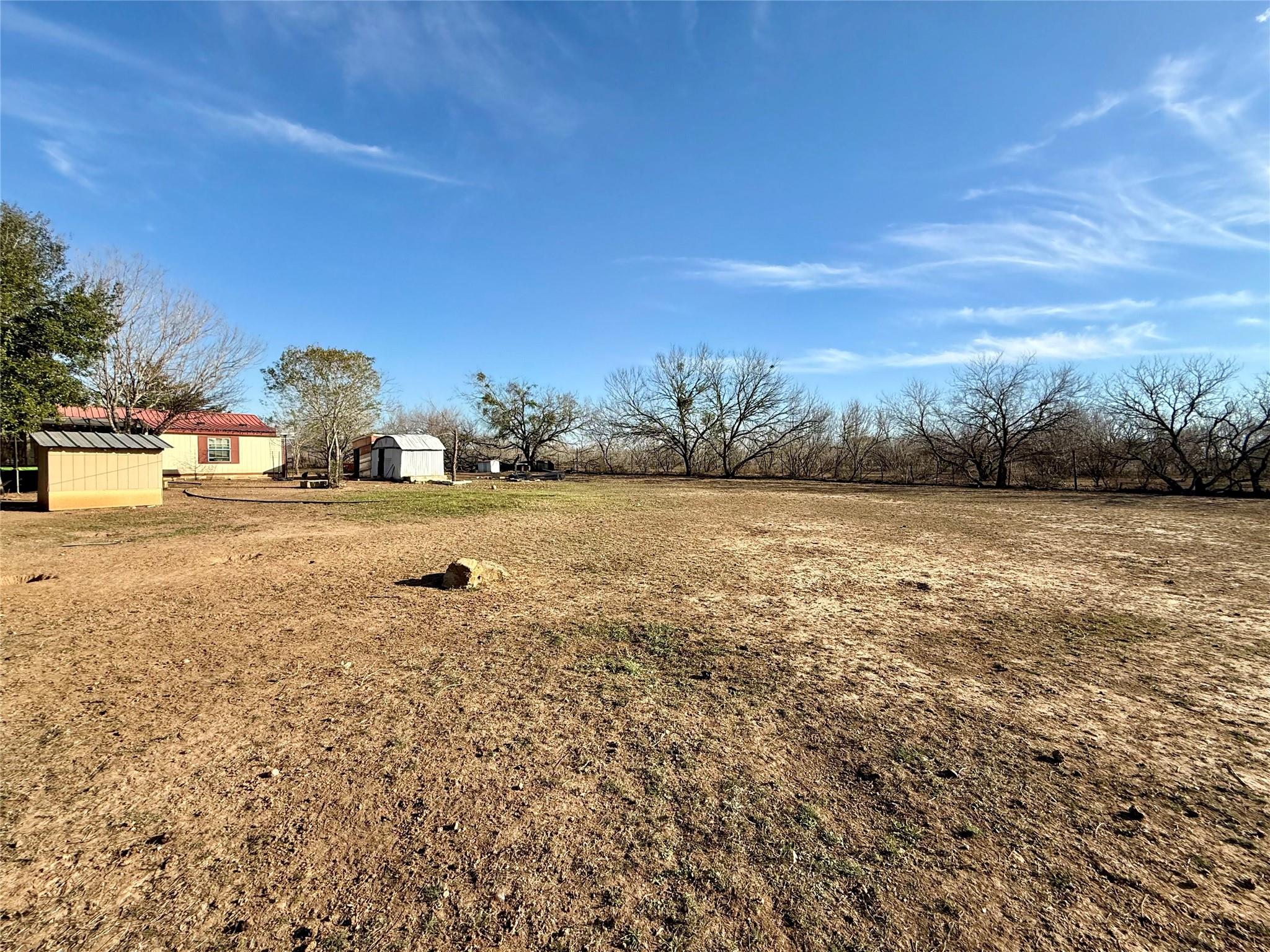685 Fox Ln, Lockhart, TX 78644