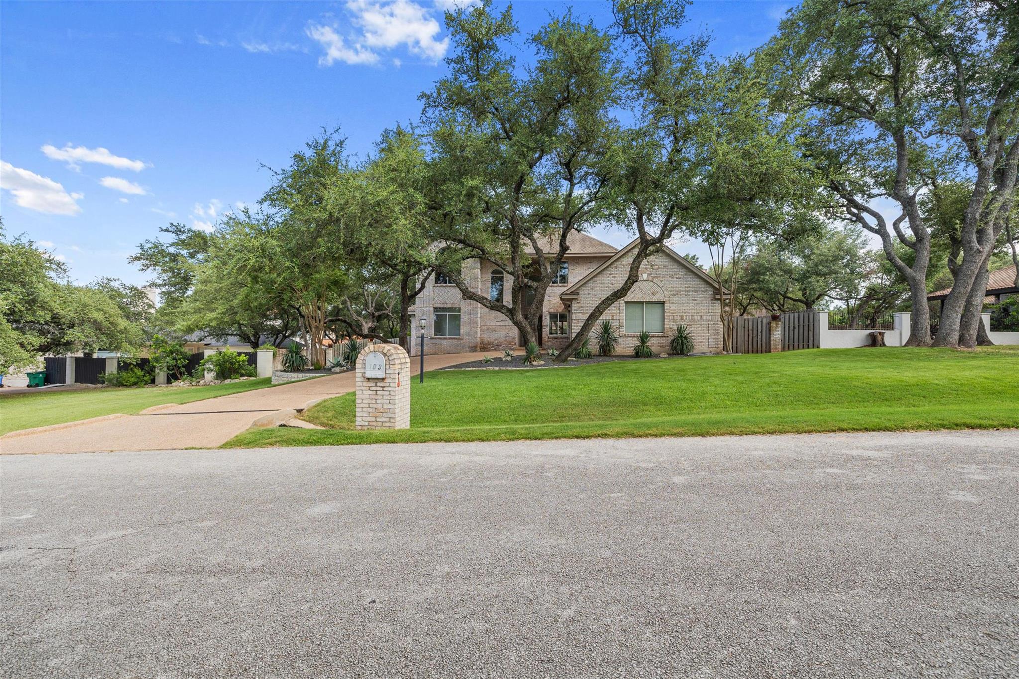 103 El Norte Ct, Lakeway, TX 78734