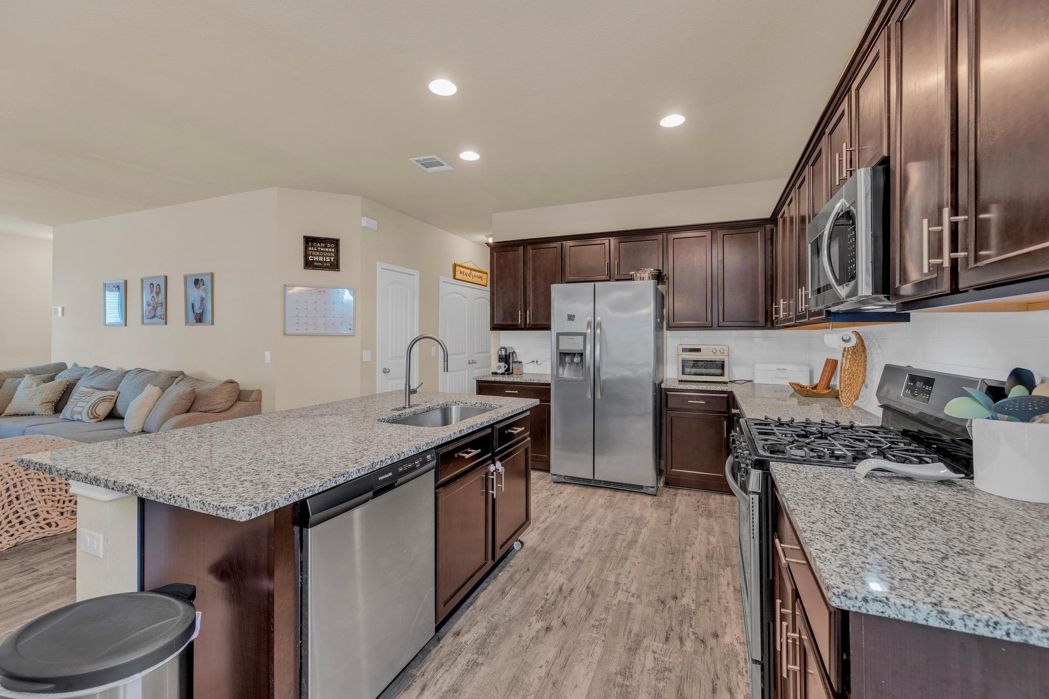 409 Red Matador Ln, Leander, TX 78641