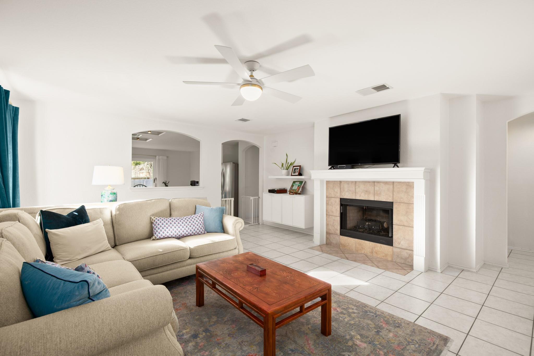 202 Grant Ct, Leander, TX 78641