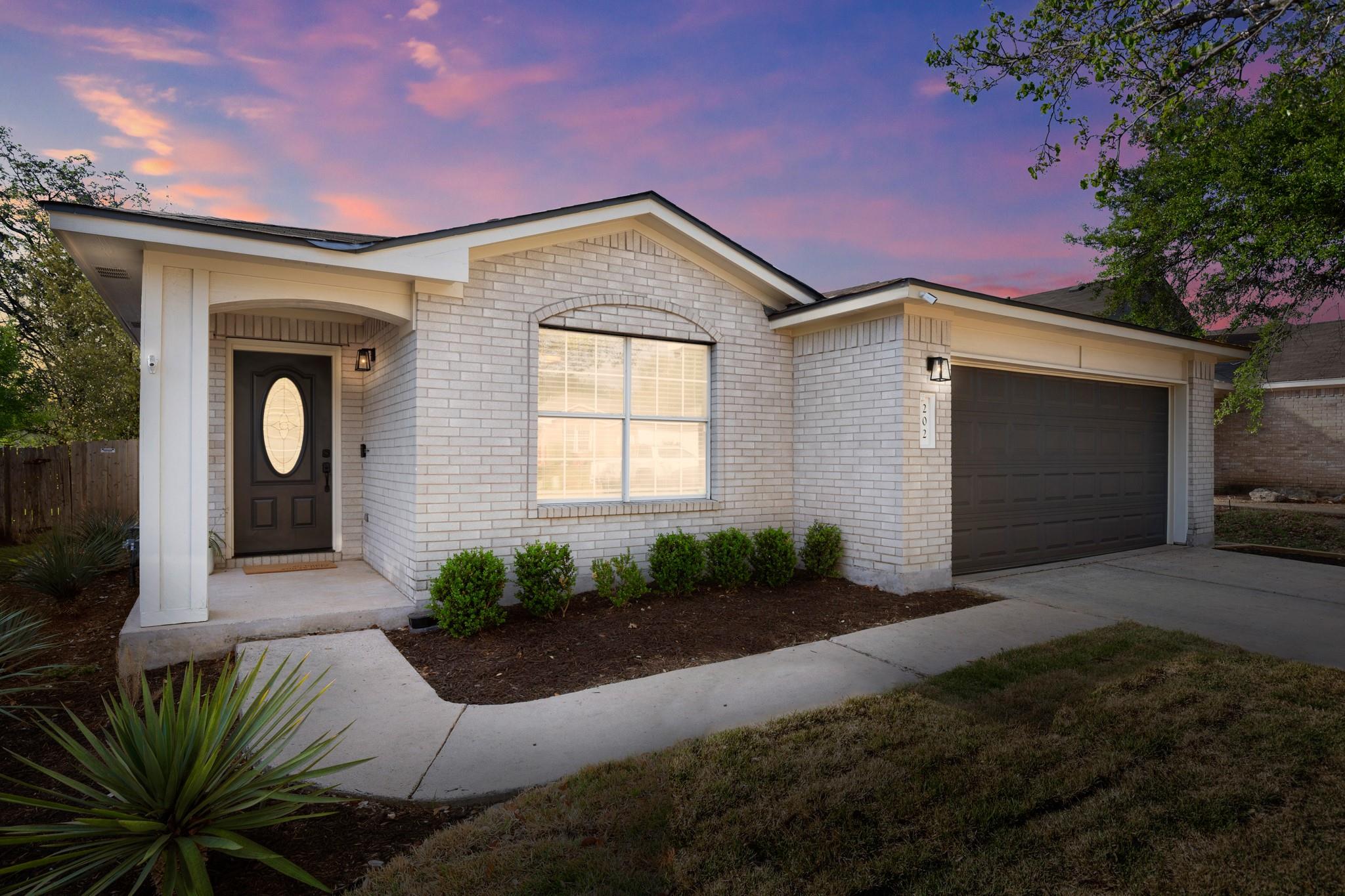 202 Grant Ct, Leander, TX 78641