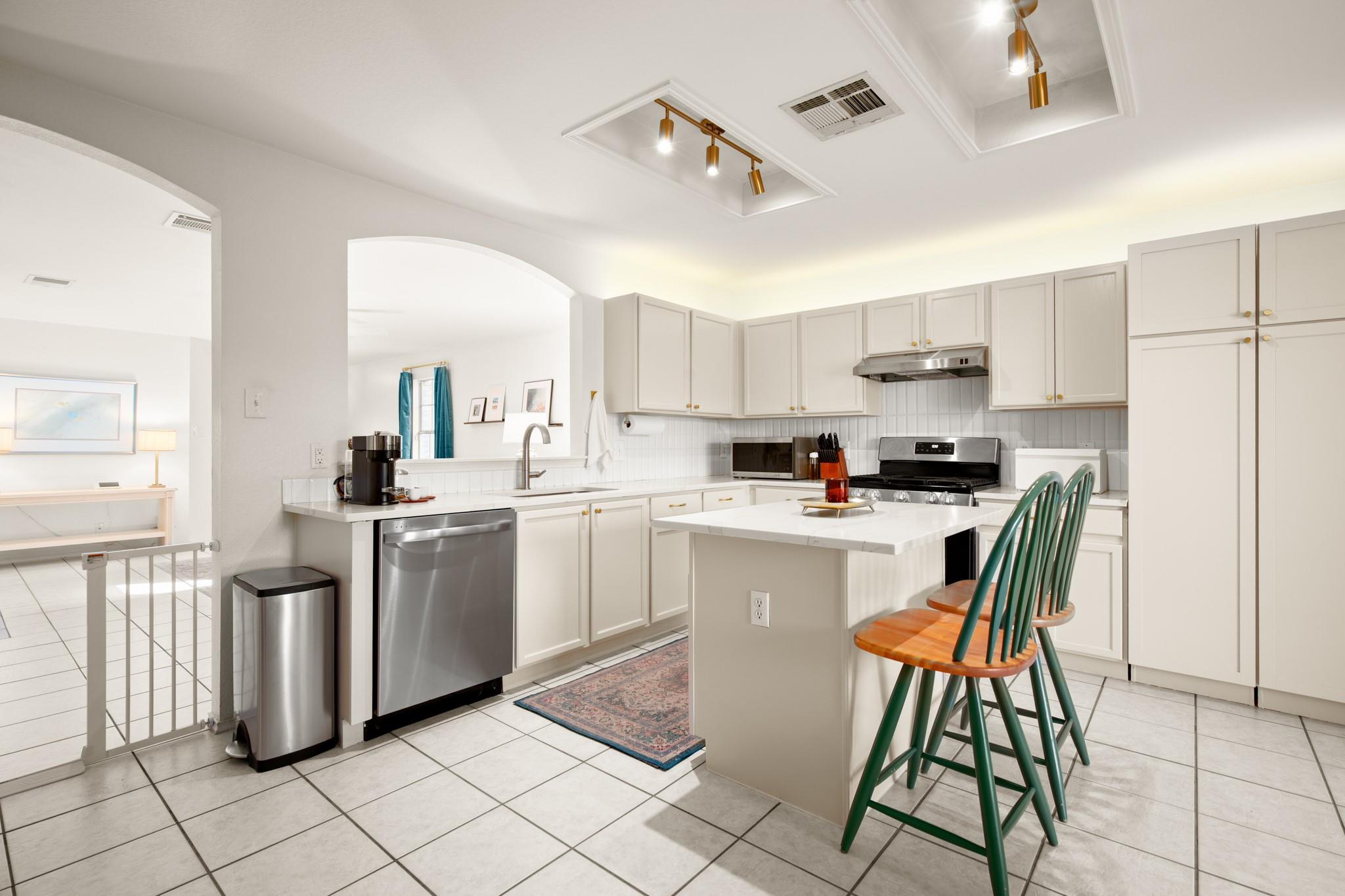 202 Grant Ct, Leander, TX 78641