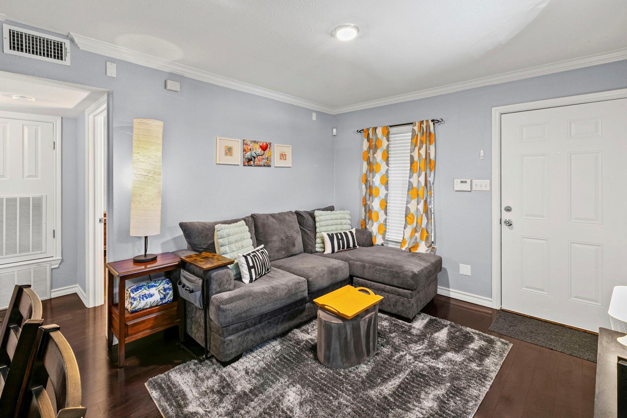 407 E 45th St # 116, Austin, TX 78751