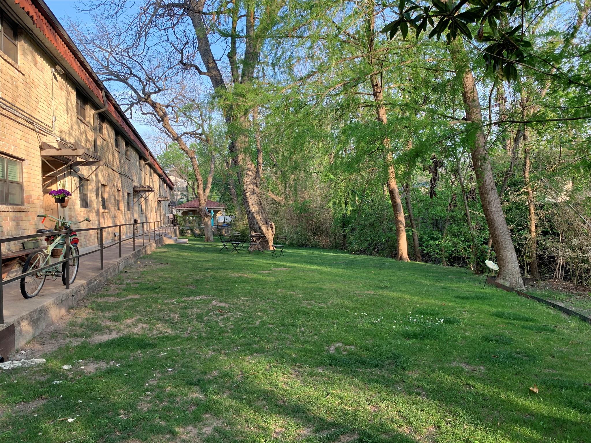 407 E 45th St # 116, Austin, TX 78751