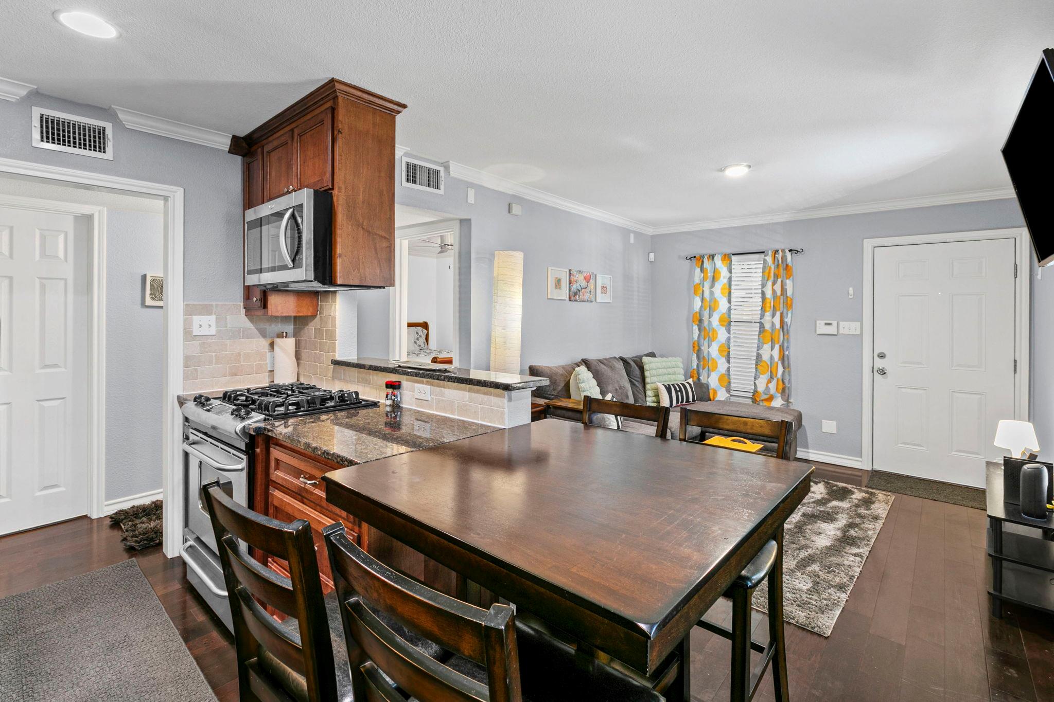 407 E 45th St # 116, Austin, TX 78751