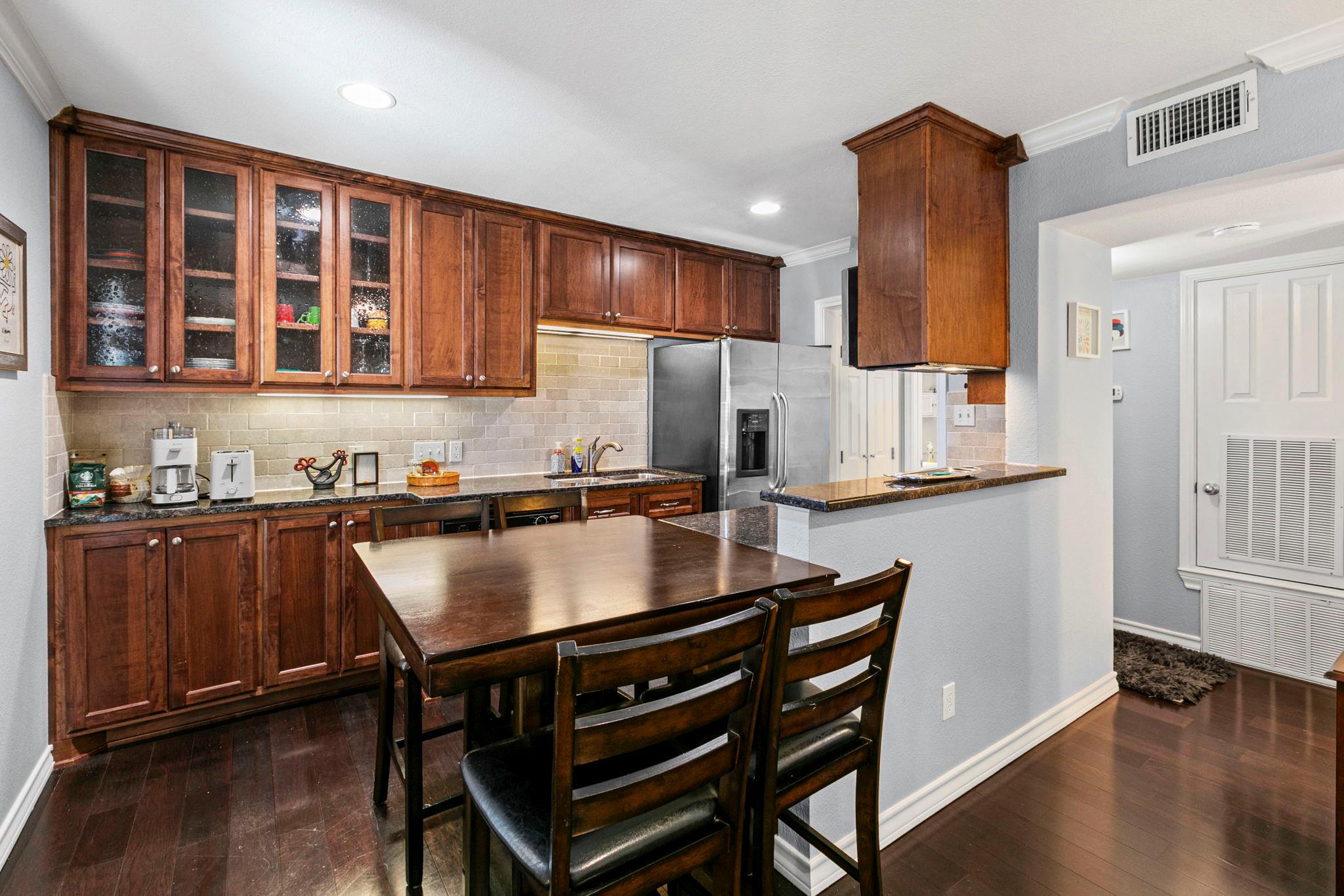 407 E 45th St # 116, Austin, TX 78751