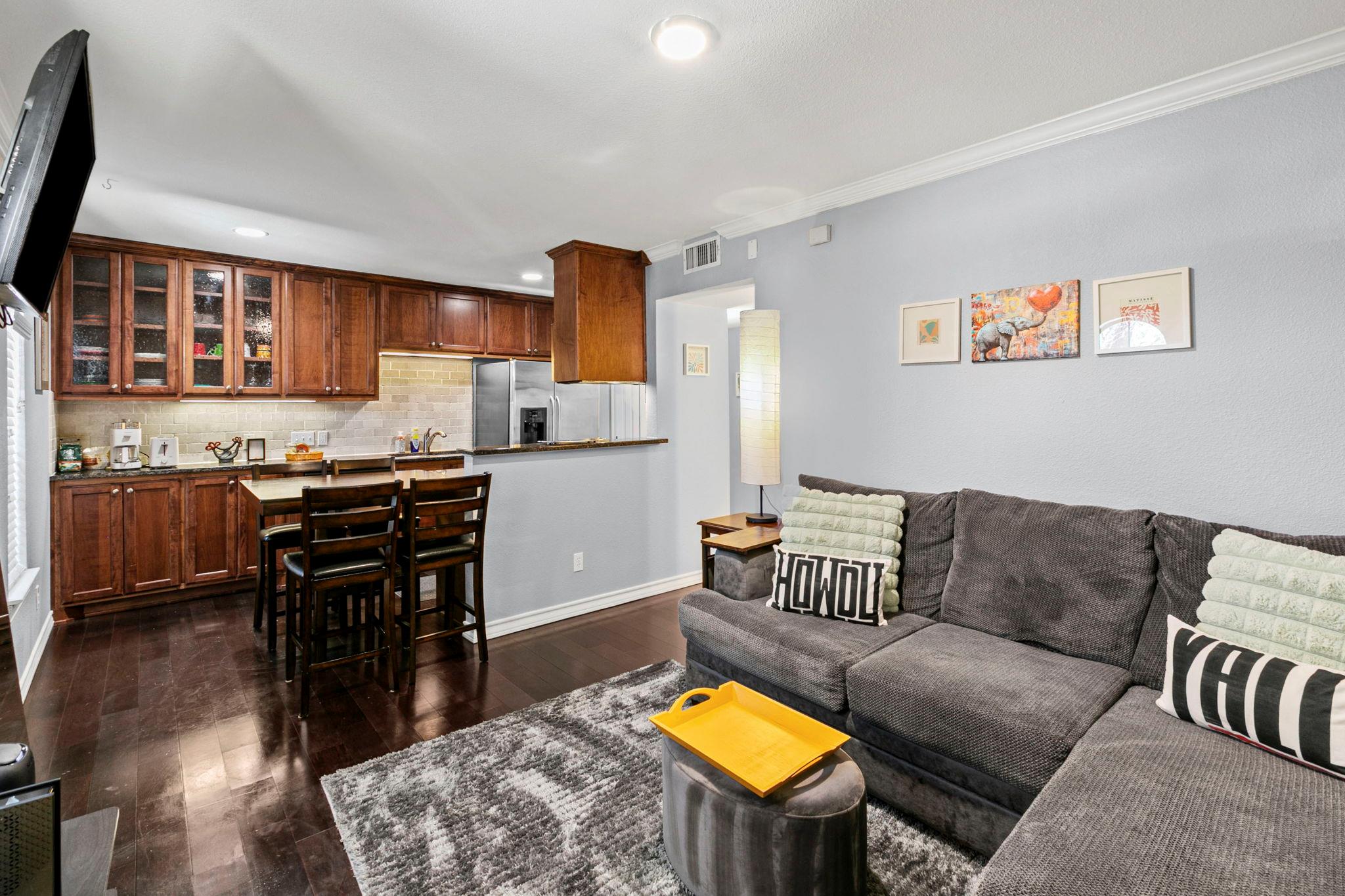 407 E 45th St # 116, Austin, TX 78751