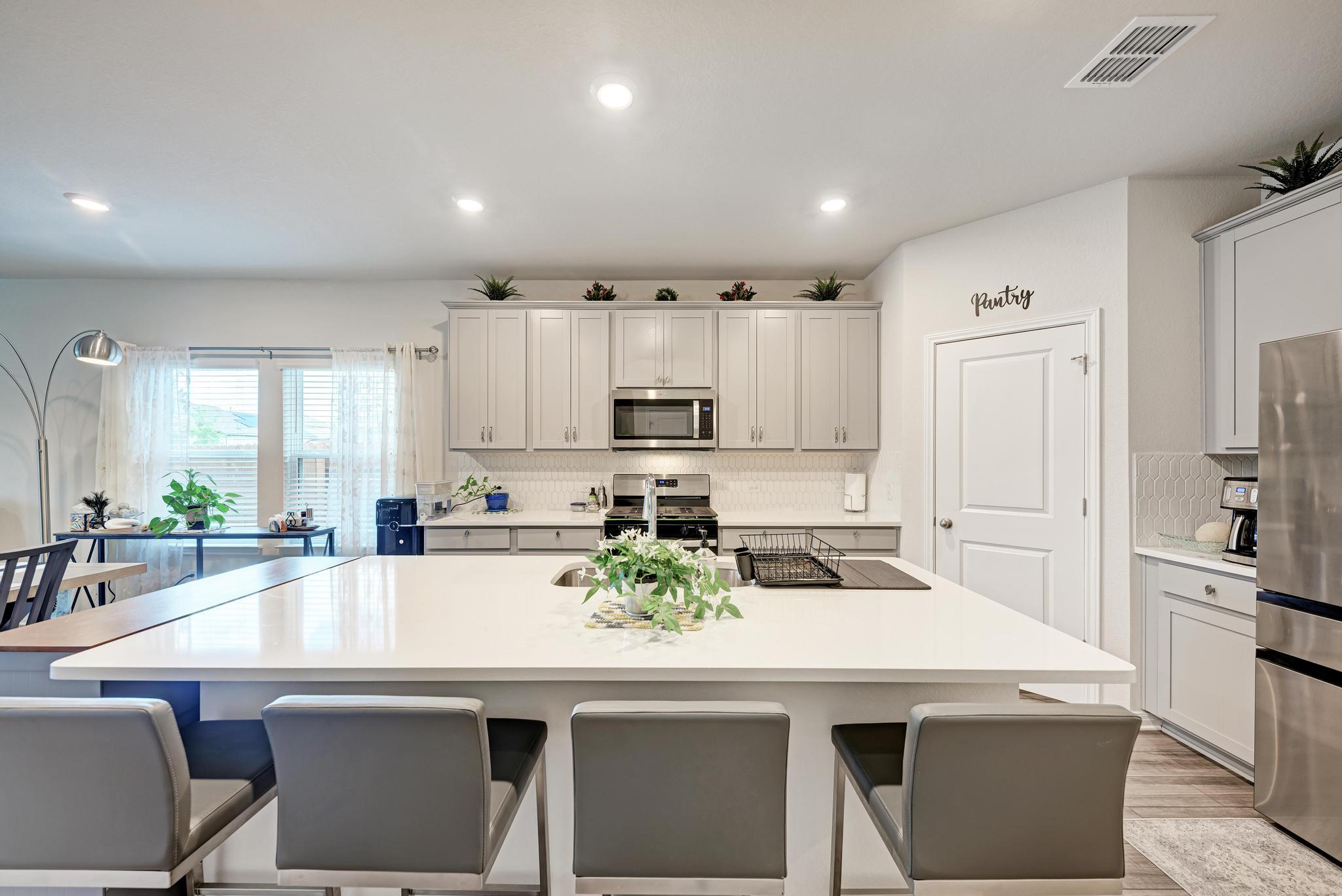 1646 Homestead Farms Dr, Round Rock, TX 78665