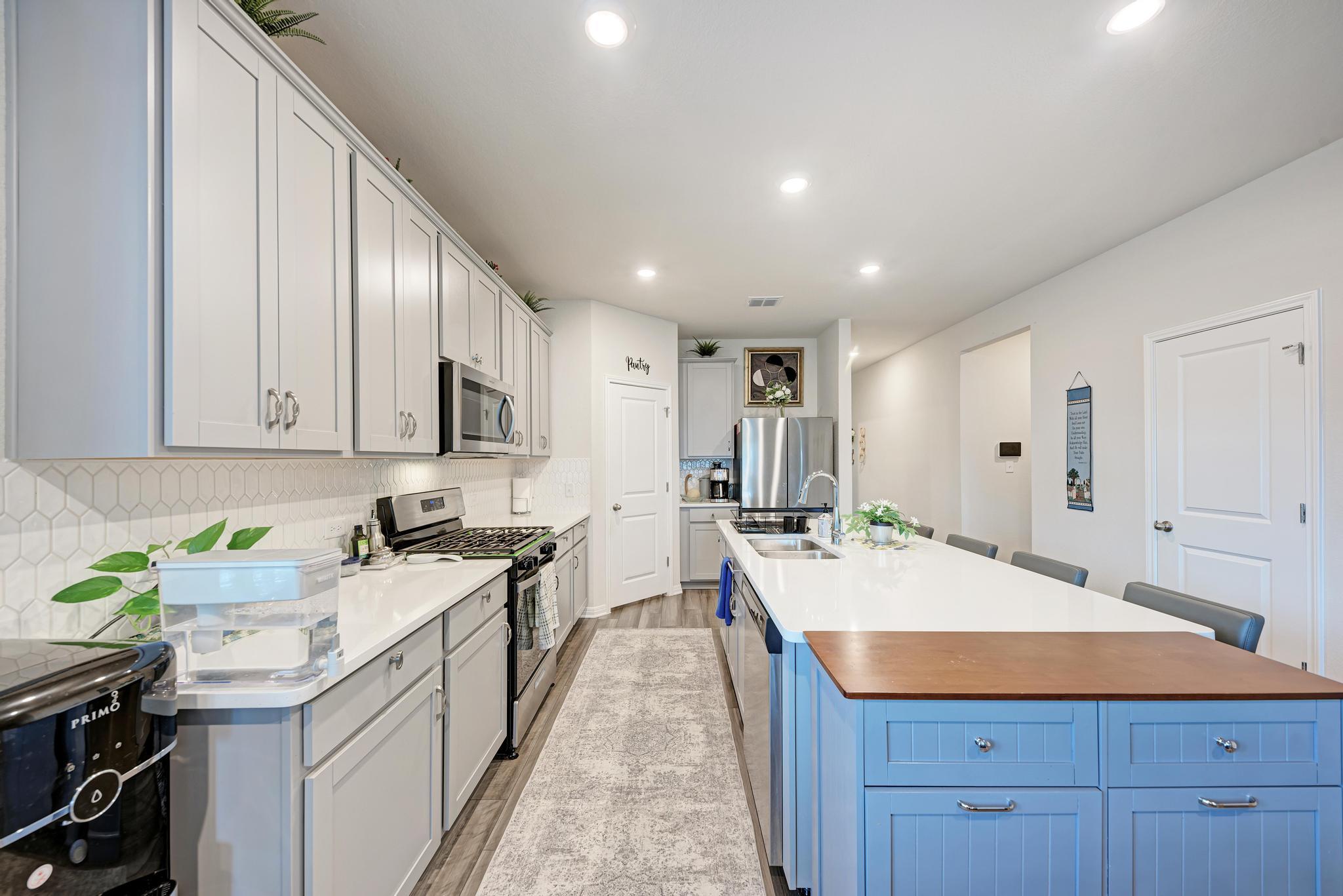 1646 Homestead Farms Dr, Round Rock, TX 78665