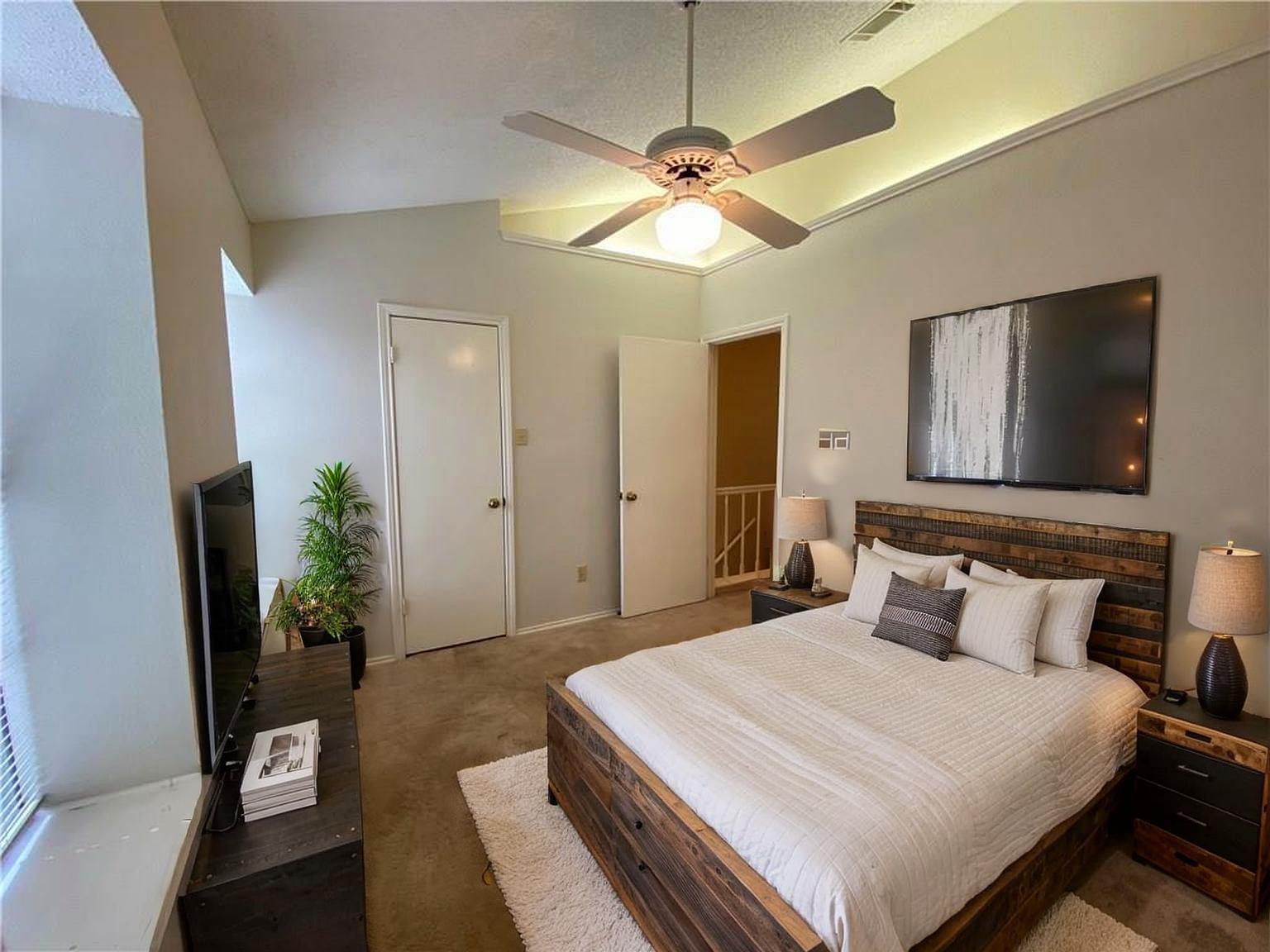 12325 Los Indios Trl # 9, Austin, TX 78729