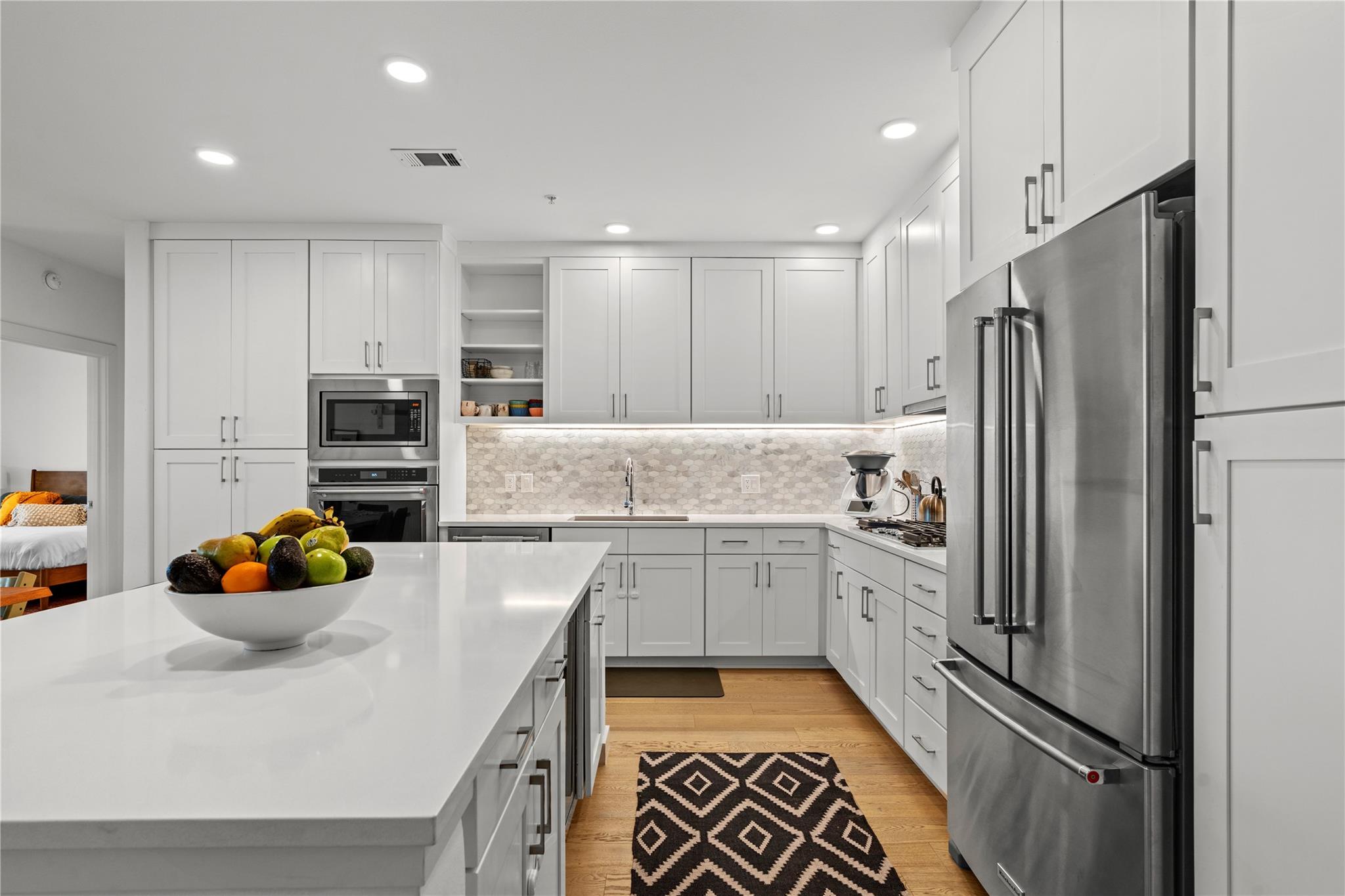 900 S 1st St # 213, Austin, TX 78704