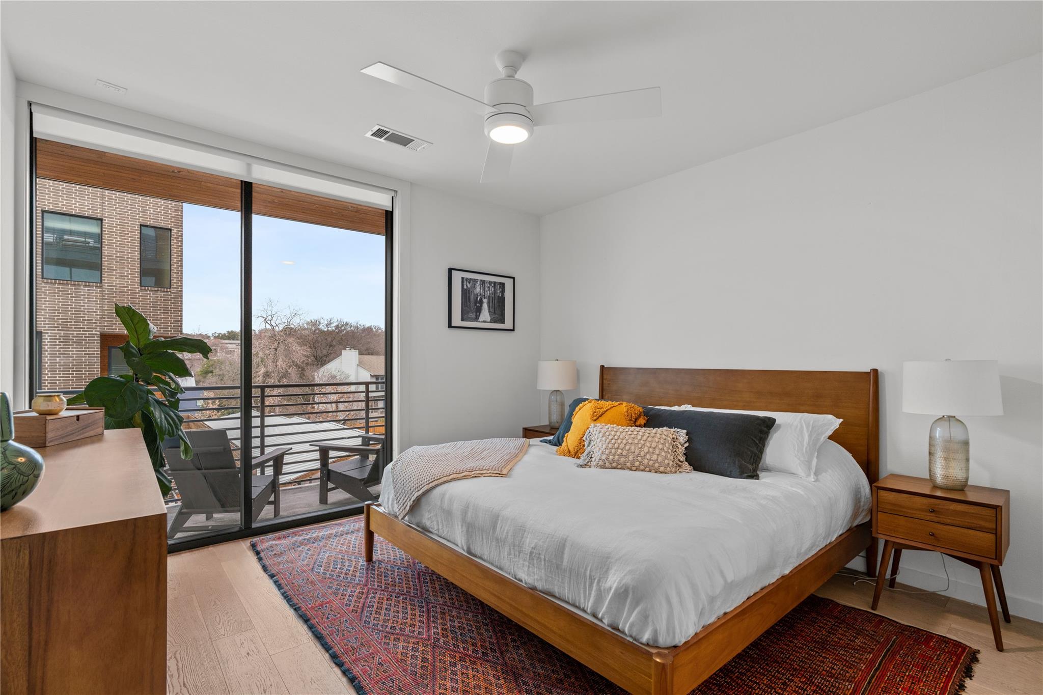 900 S 1st St # 213, Austin, TX 78704