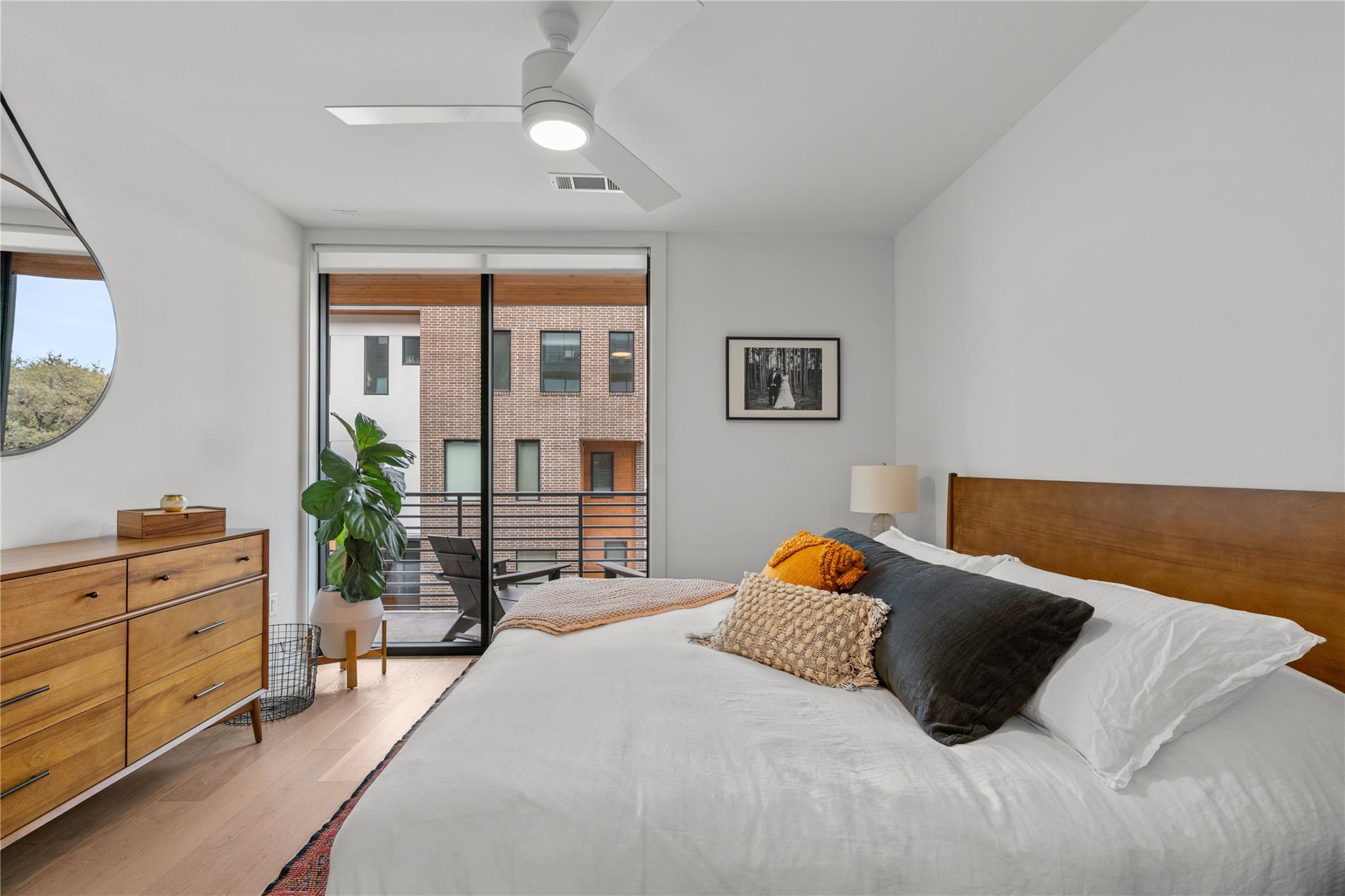 900 S 1st St # 213, Austin, TX 78704