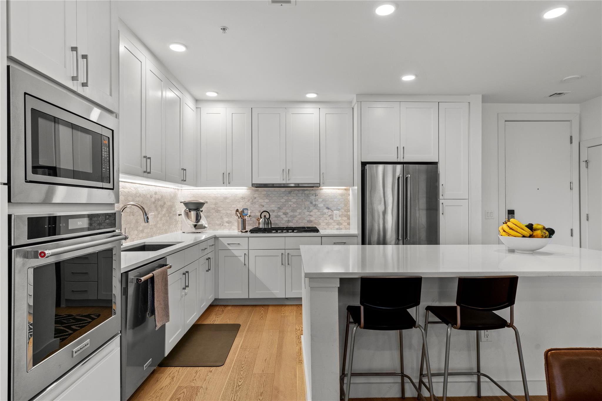 900 S 1st St # 213, Austin, TX 78704