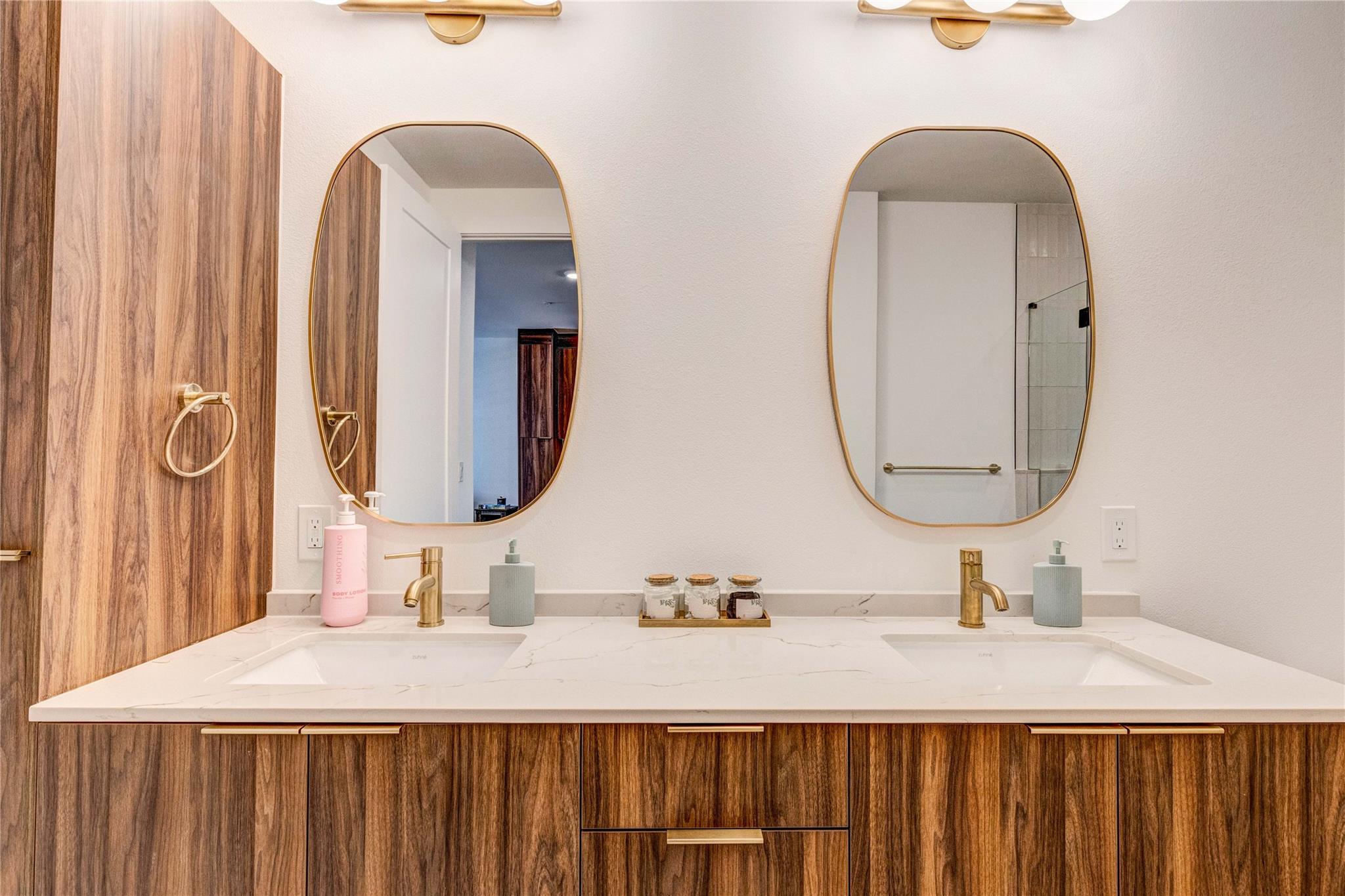 1701 Simond Ave # 301, Austin, TX 78723