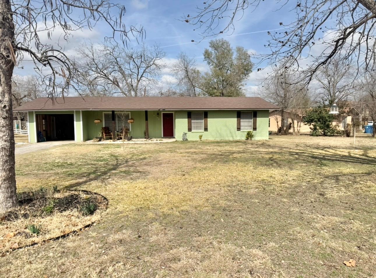 612 Cardinal St, Elgin, TX 78621