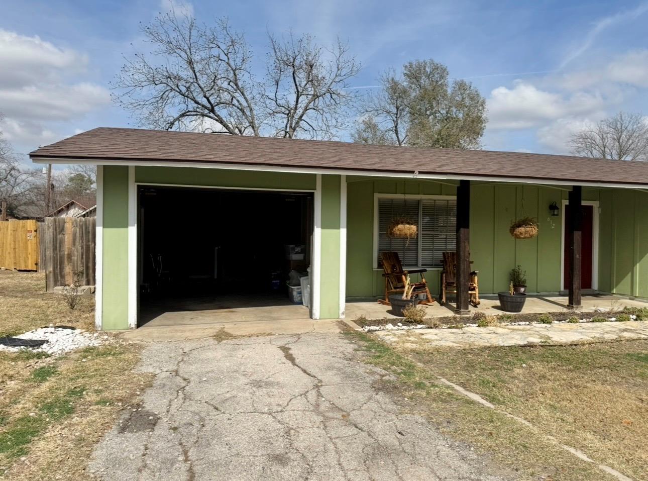 612 Cardinal St, Elgin, TX 78621