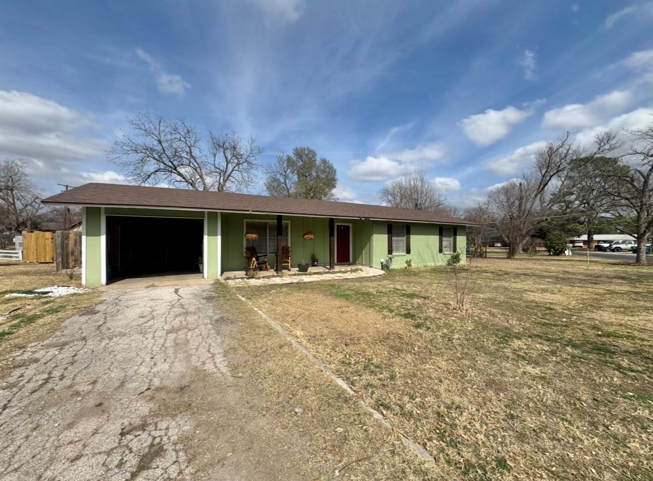 612 Cardinal St, Elgin, TX 78621