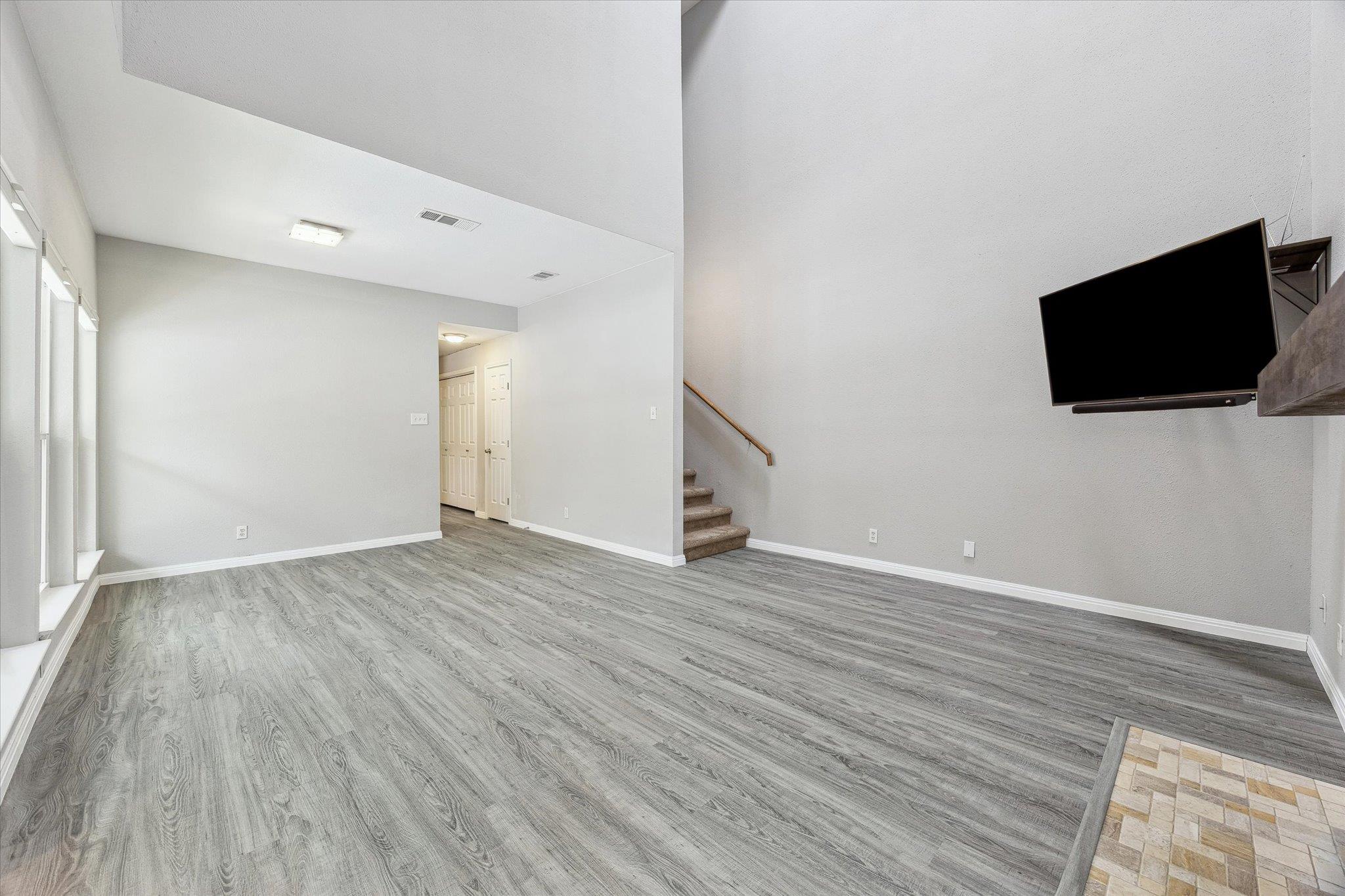 6600 Valleyside Rd # D-17, Austin, TX 78731