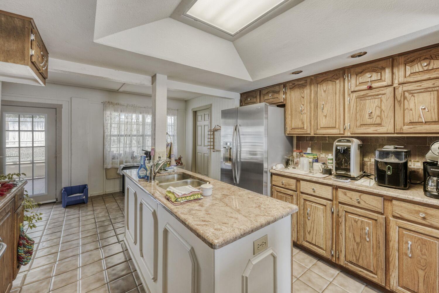 102 Lei Ct, Bastrop, TX 78602