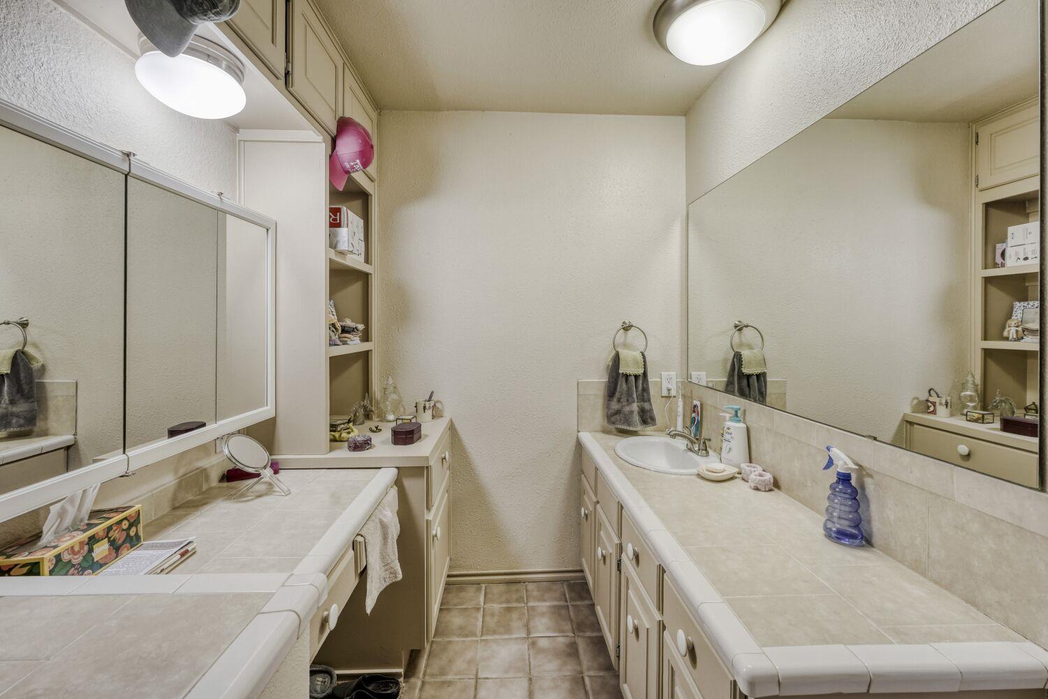 102 Lei Ct, Bastrop, TX 78602