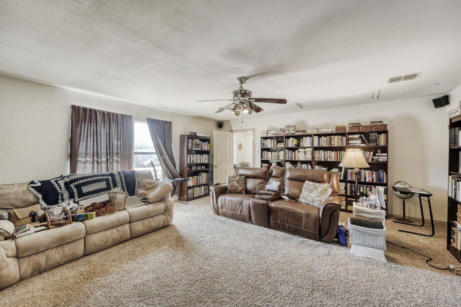 102 Lei Ct, Bastrop, TX 78602