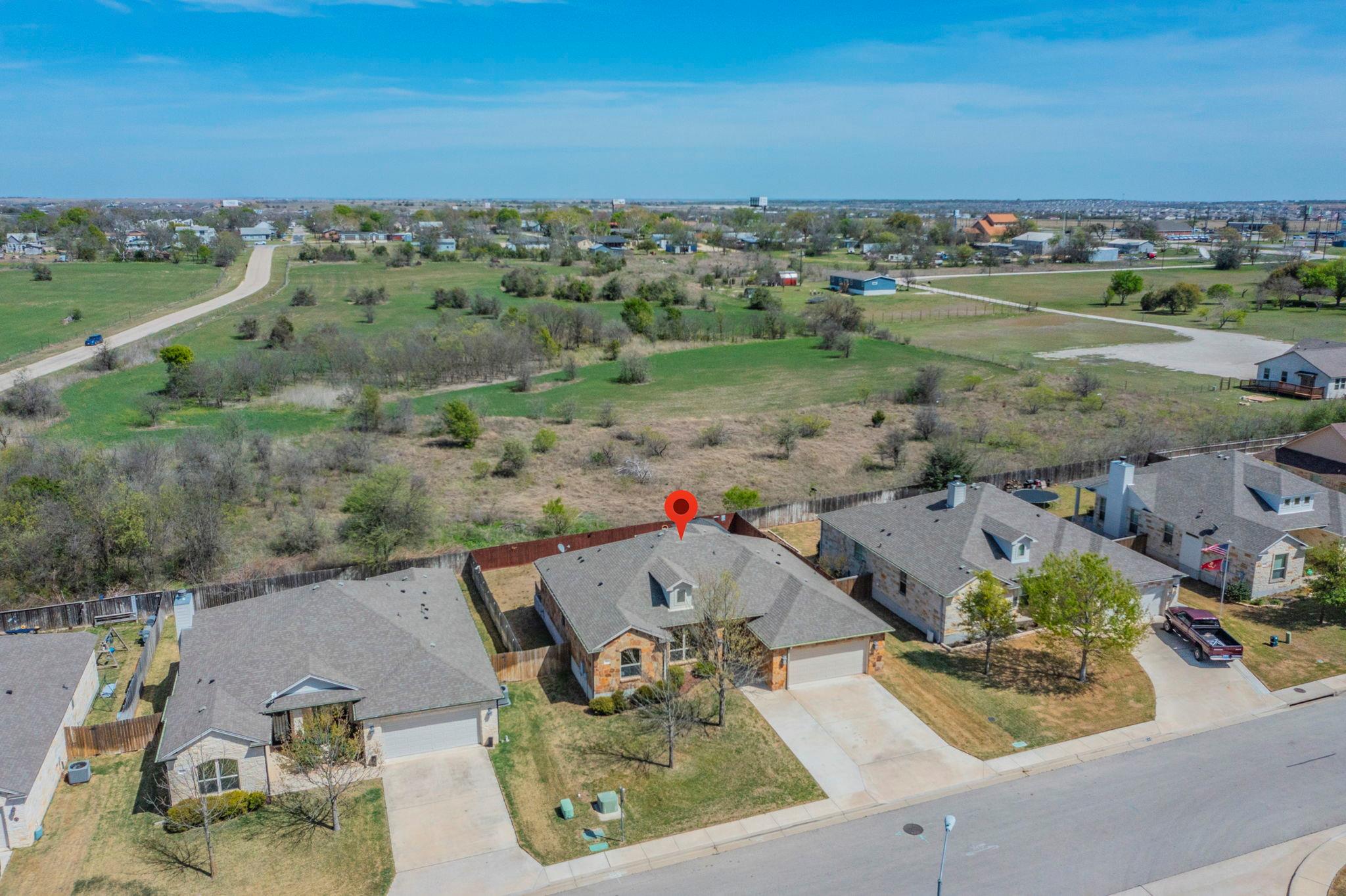 300 Magan Ln, Jarrell, TX 76537
