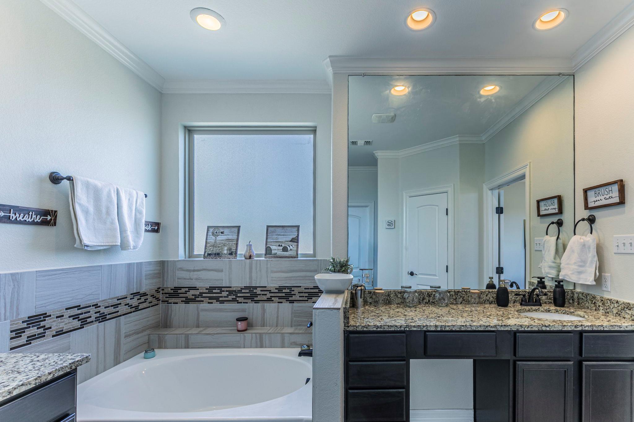 300 Magan Ln, Jarrell, TX 76537