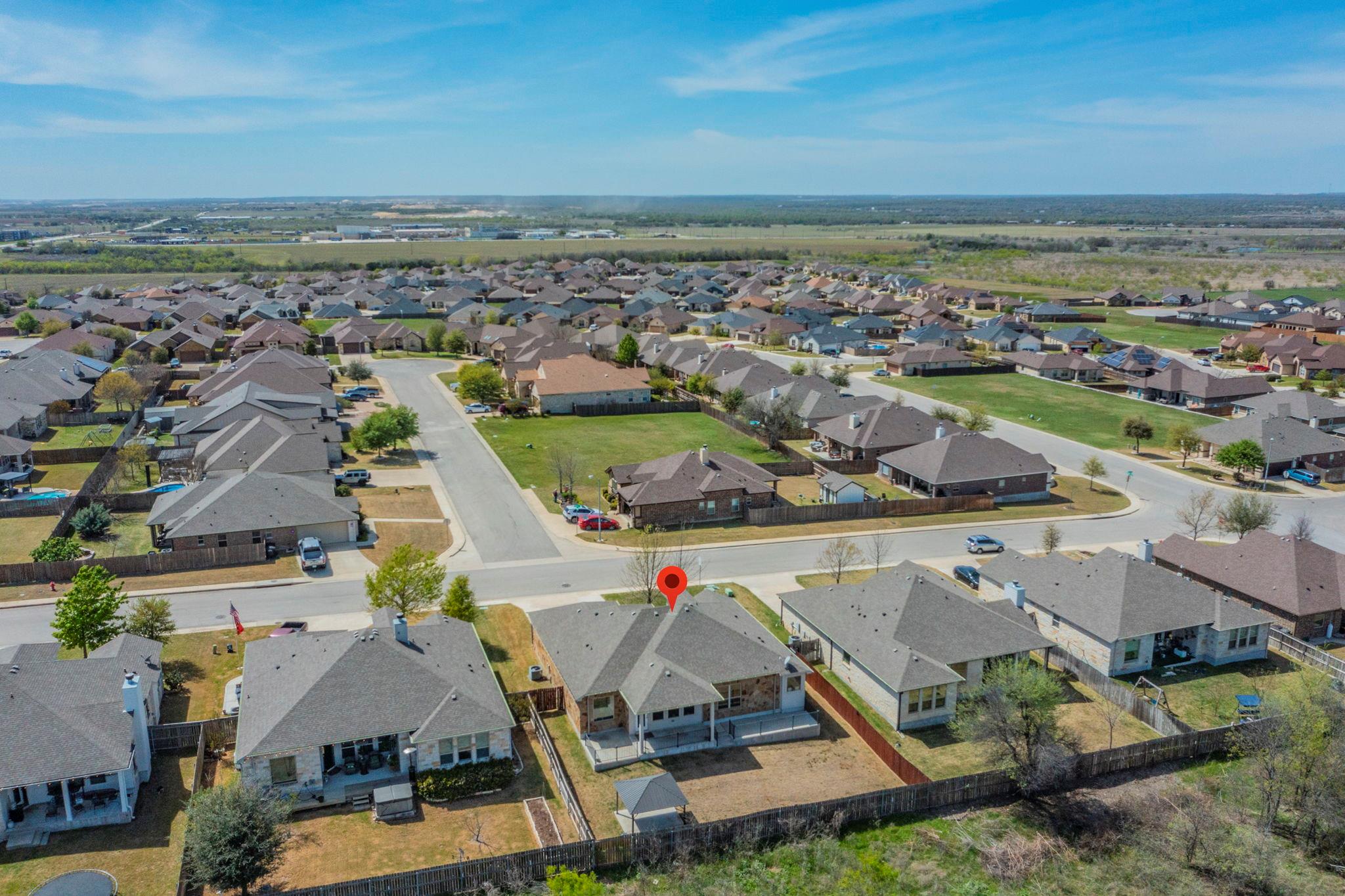 300 Magan Ln, Jarrell, TX 76537