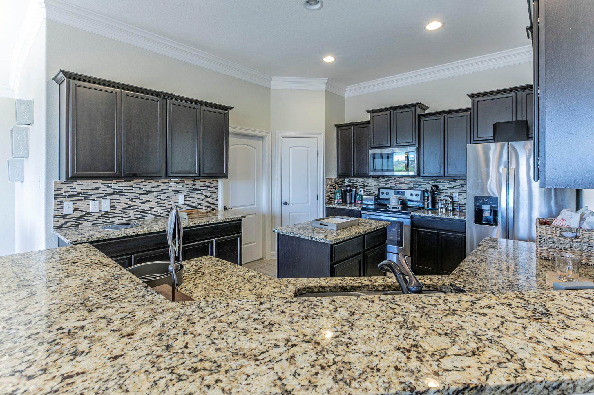 300 Magan Ln, Jarrell, TX 76537