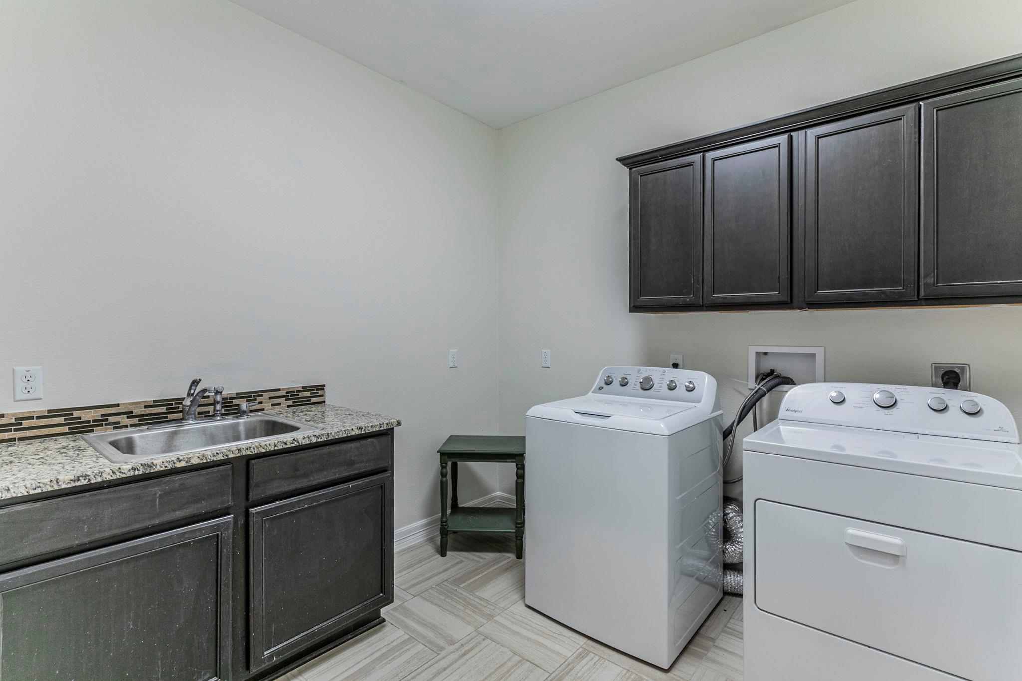 300 Magan Ln, Jarrell, TX 76537