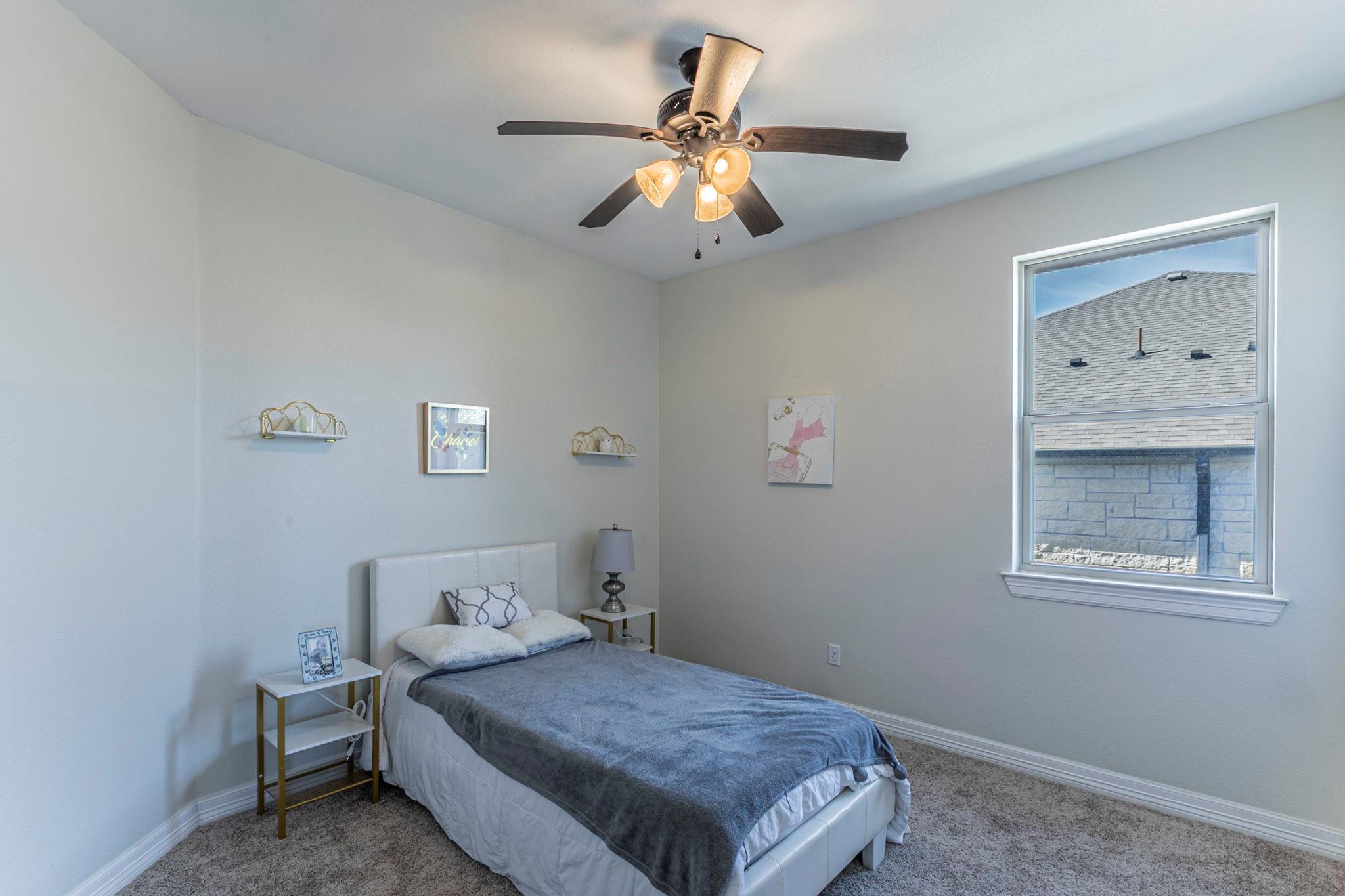 300 Magan Ln, Jarrell, TX 76537